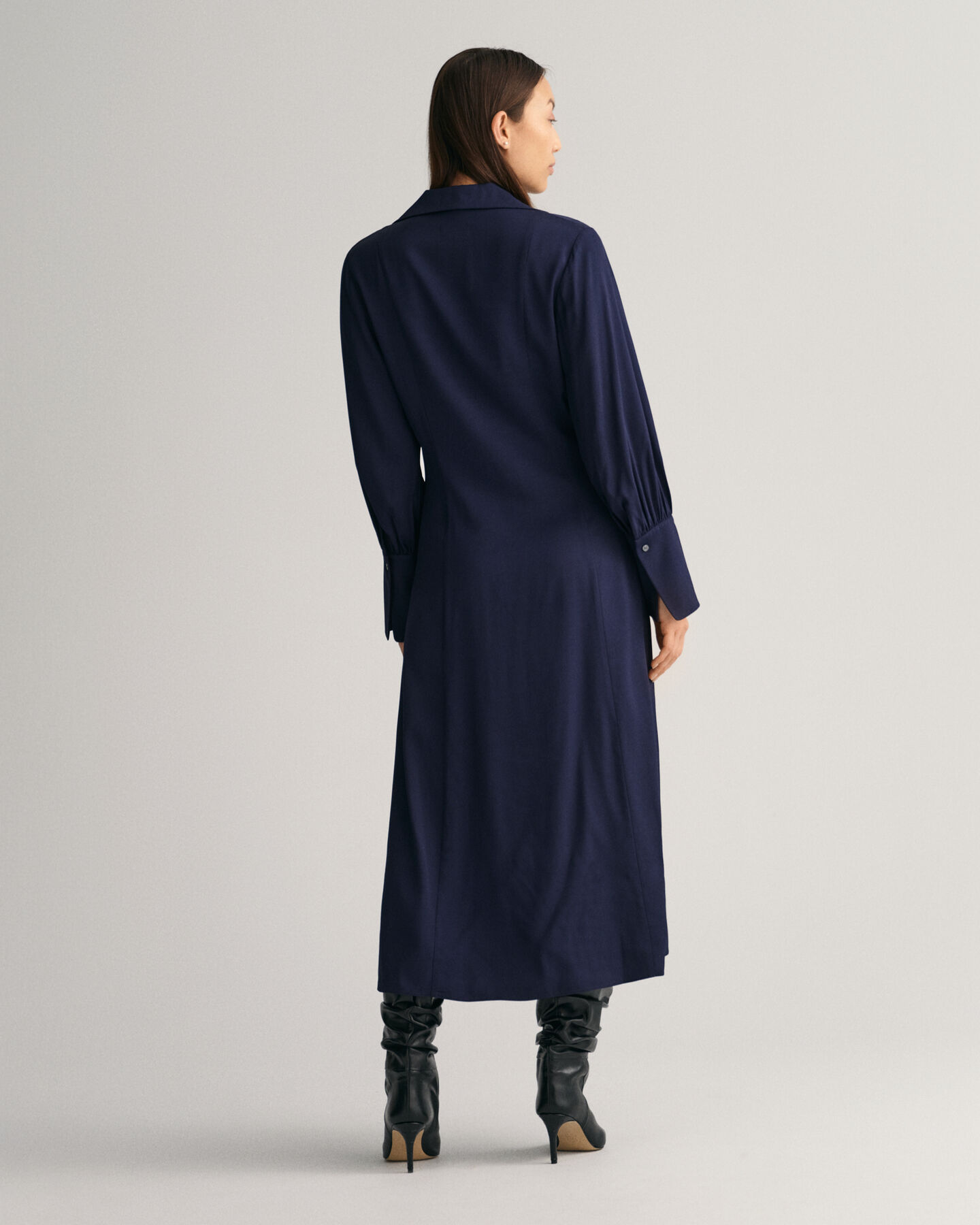 Slim Fit Kleid mit breiten Manschetten