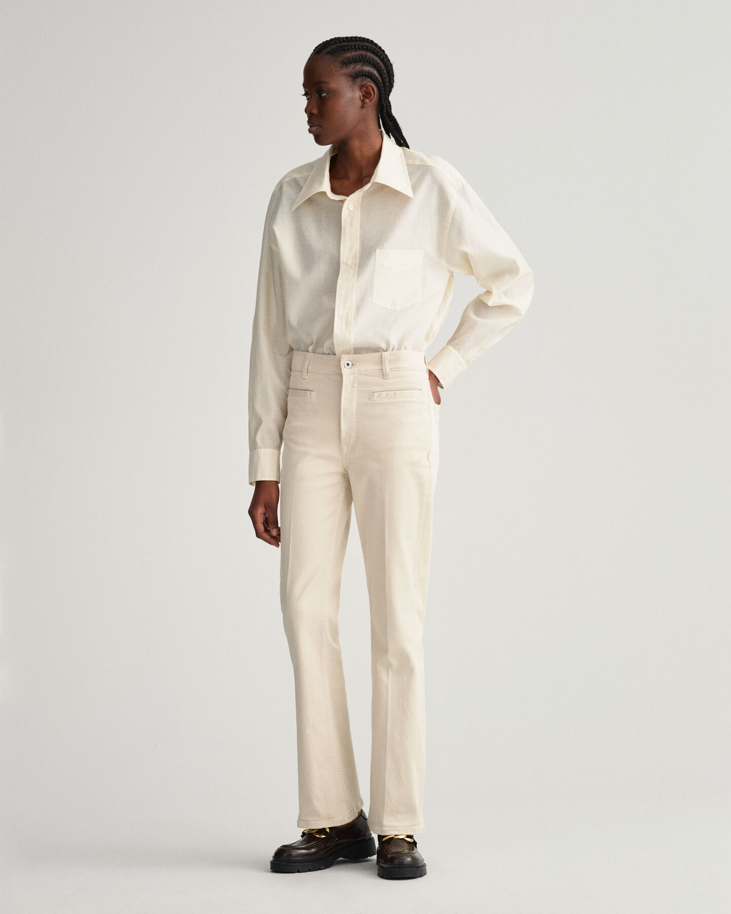 Color Jeans mit ausgestelltem Bein