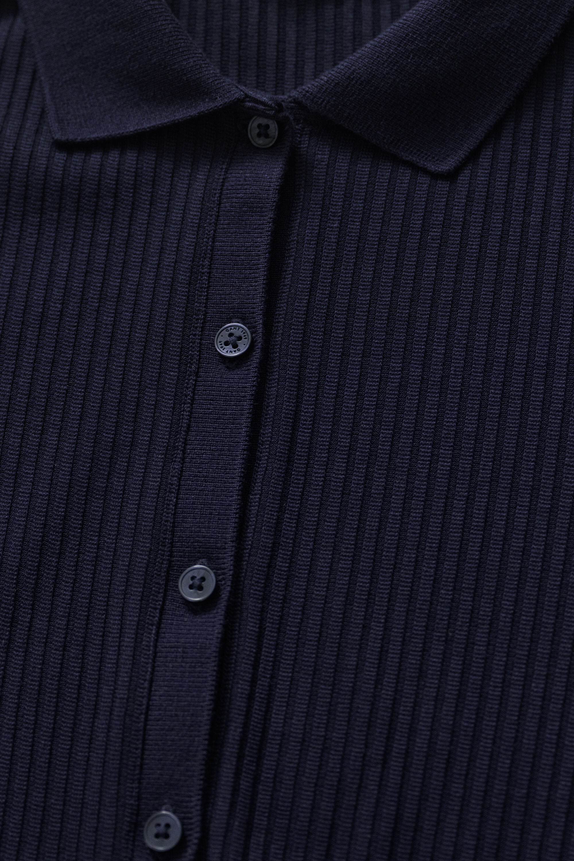 Geripptes Slim Fit Polokleid