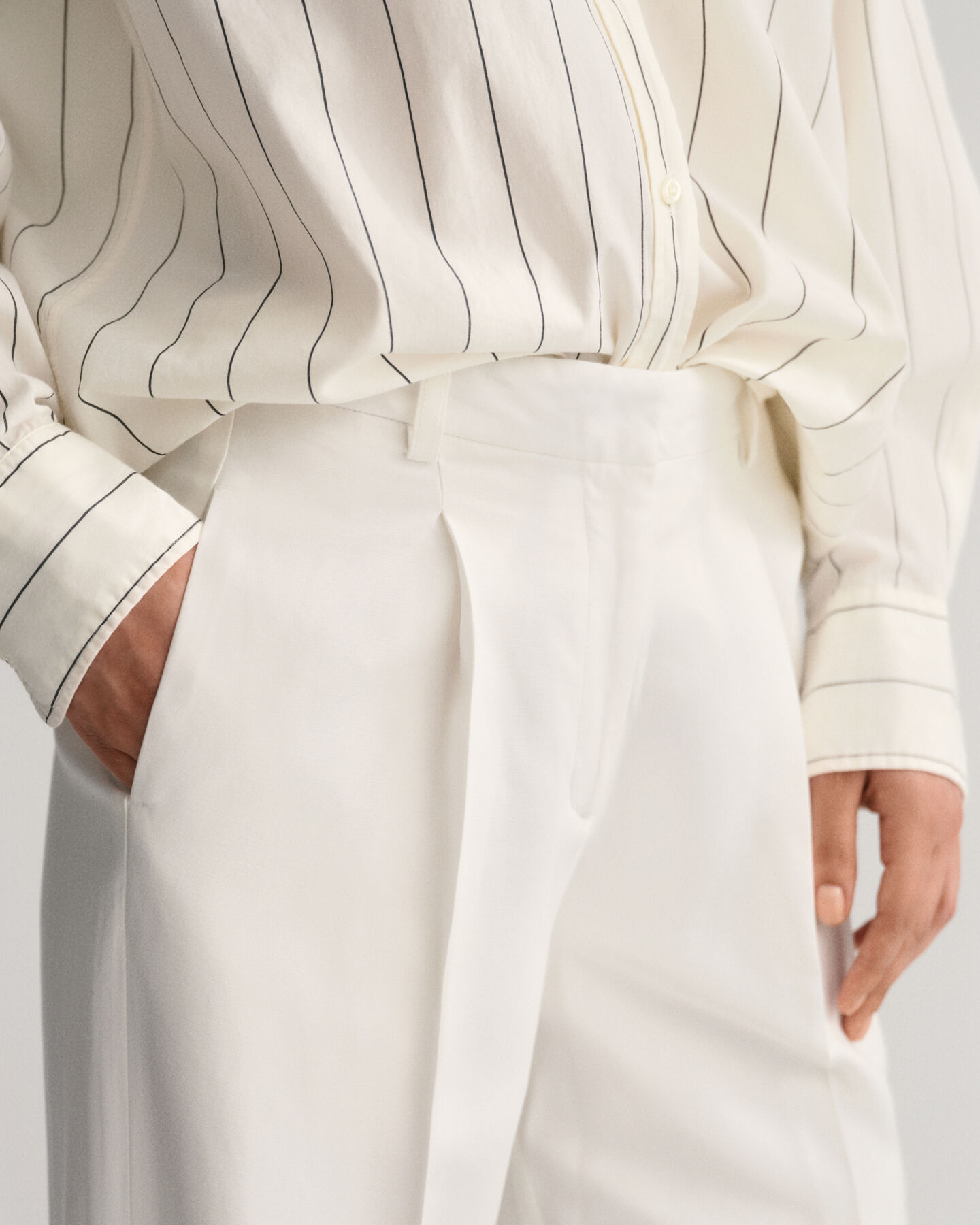 Relaxed Fit Hose mit Bundfalten