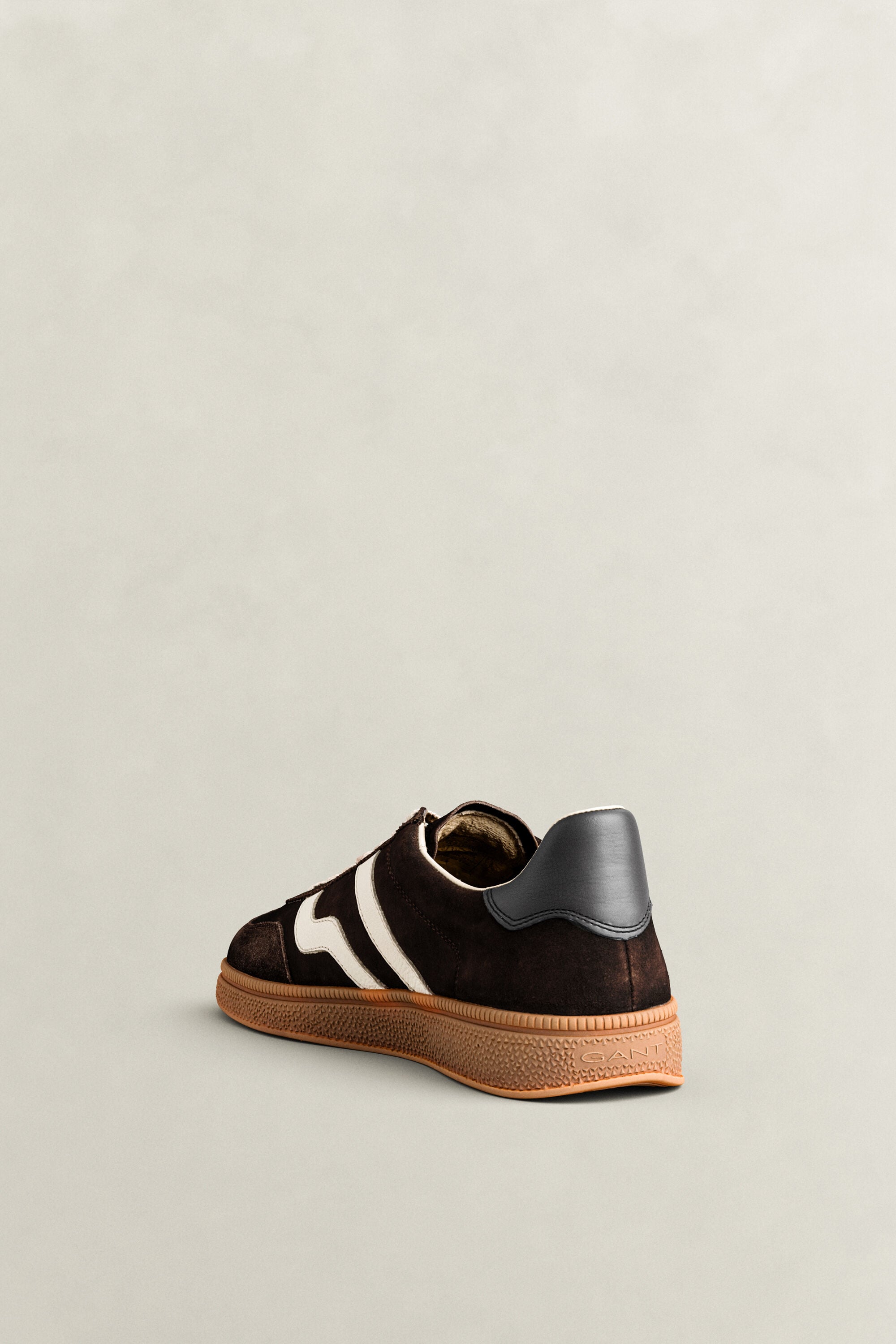 Cuzmo Sneaker aus Veloursleder