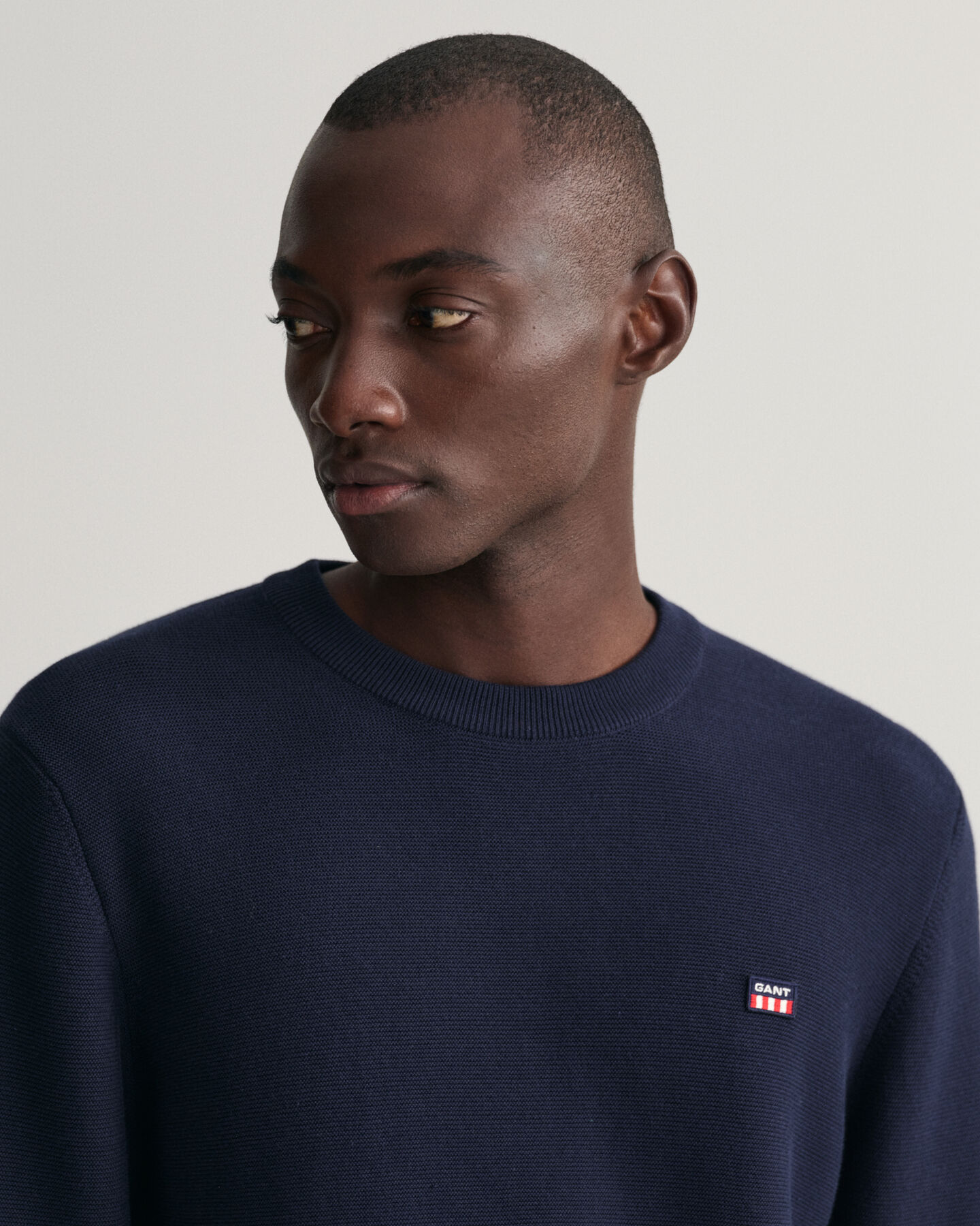 Rundhalspullover mit dezenter Struktur