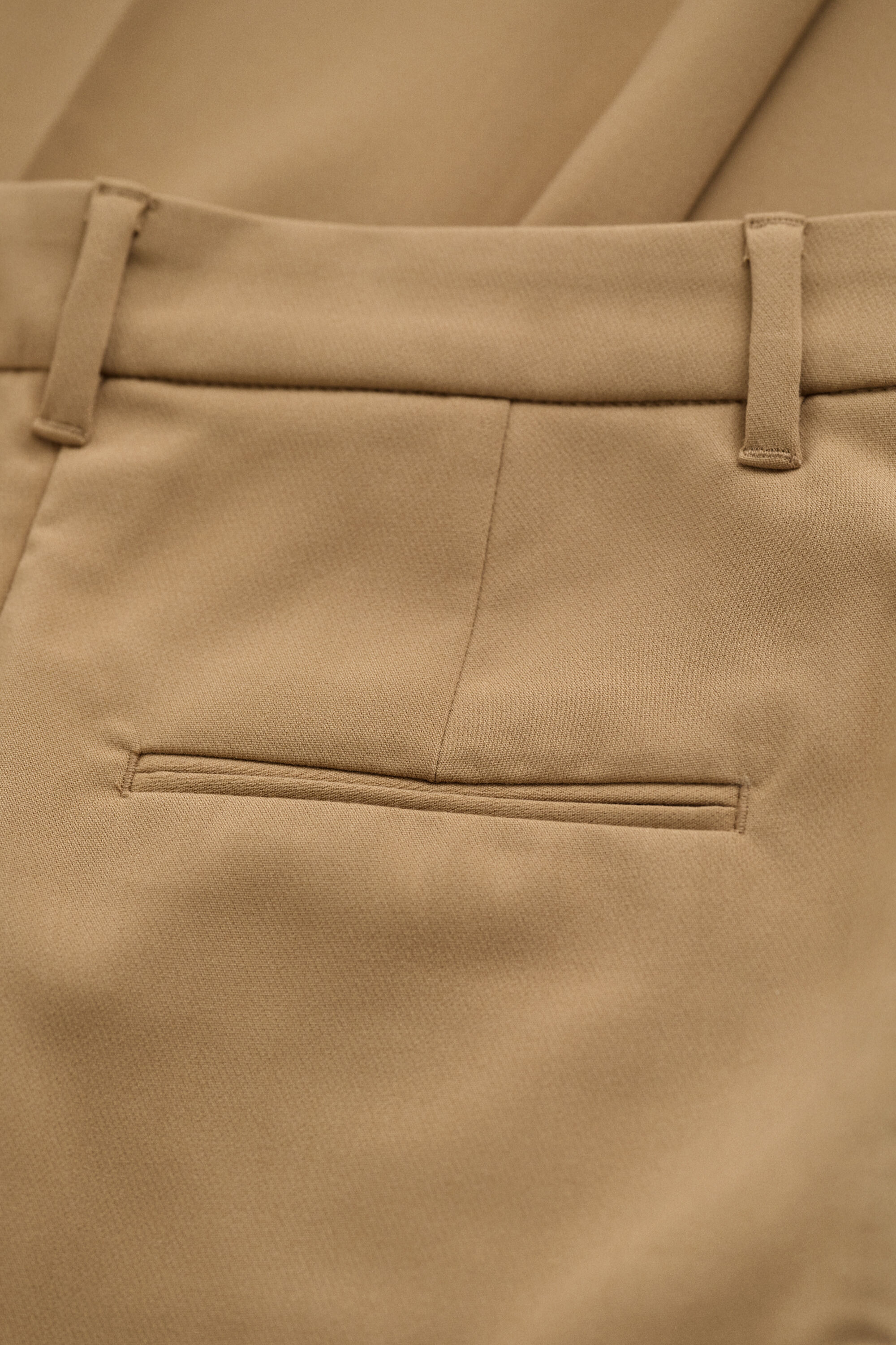 Ausgestelle Slim Fit Slacks