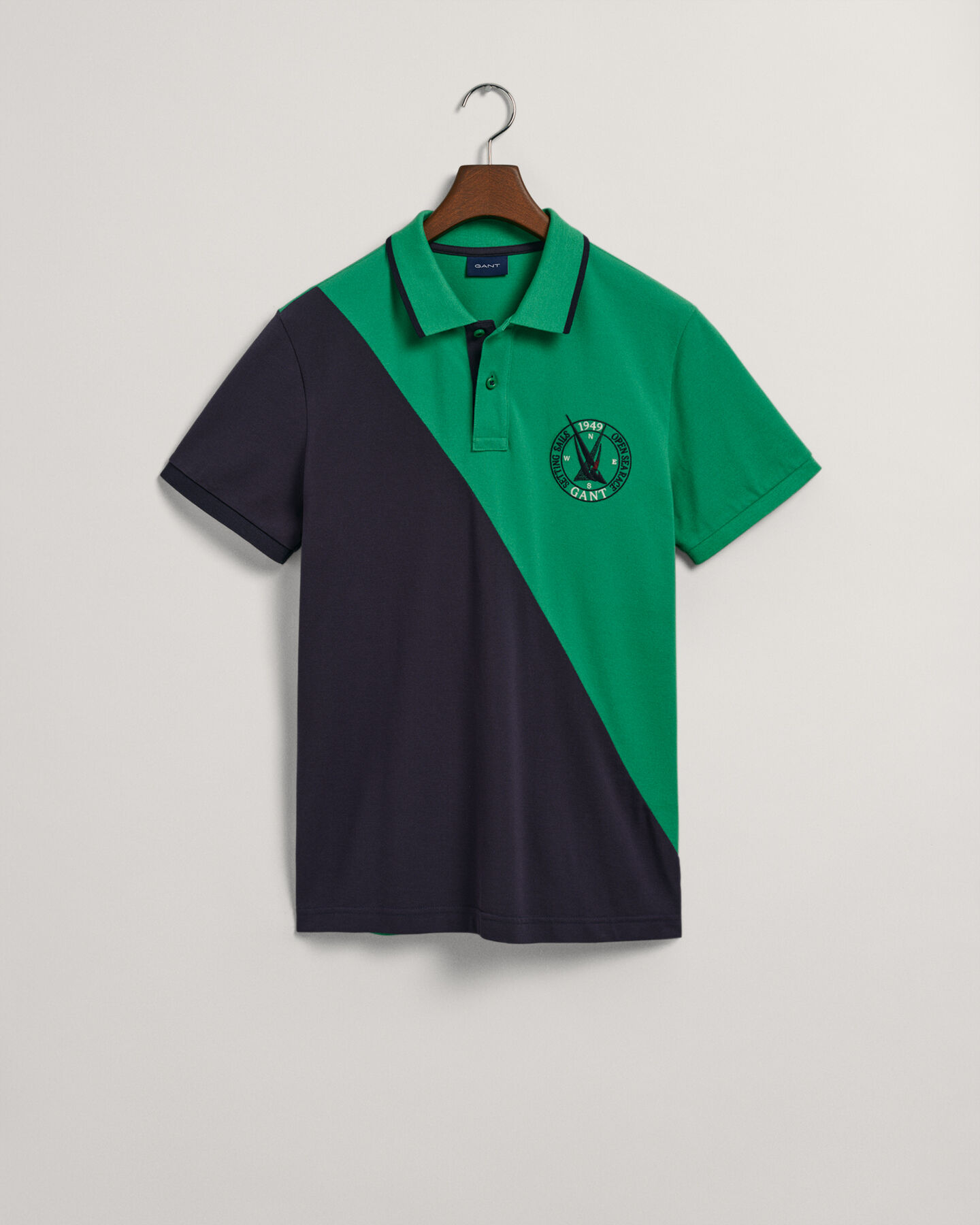 Sail Graphic Piqu&eacute; Poloshirt mit diagonalen Blockstreifen