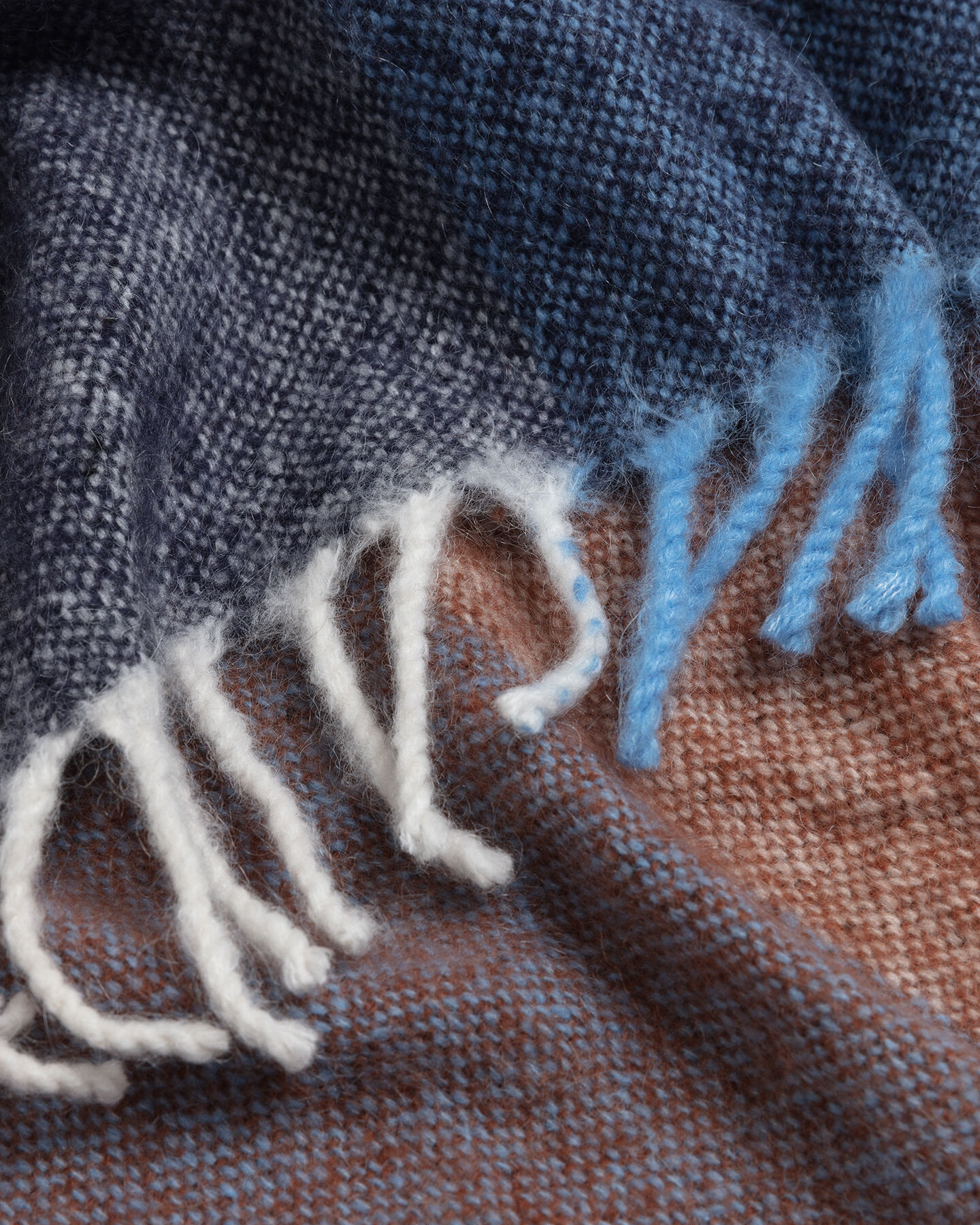 Mehrfarbig karierter Mohair-Wollschal