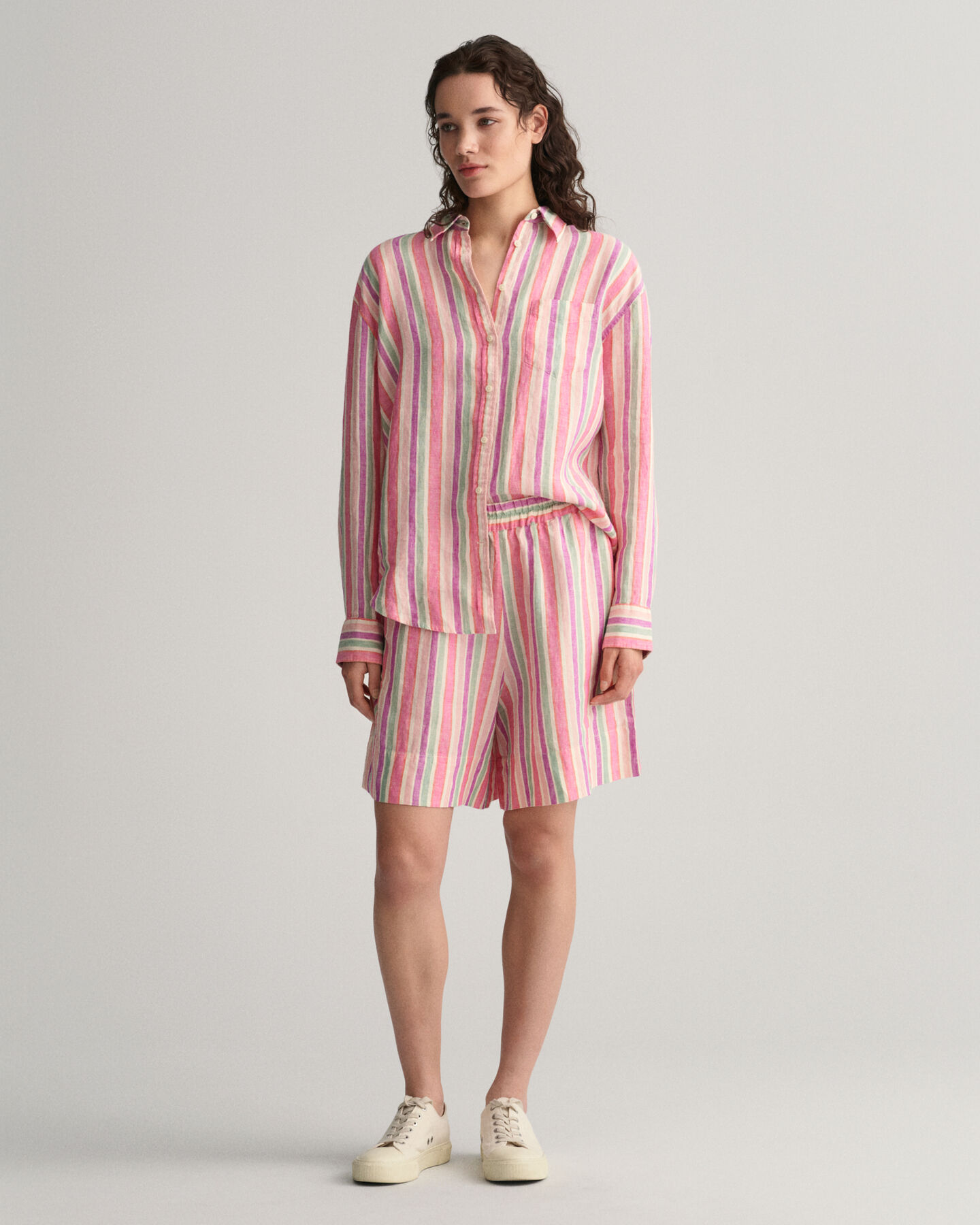 Mehrfarbig gestreifte Pull-On Leinen Shorts