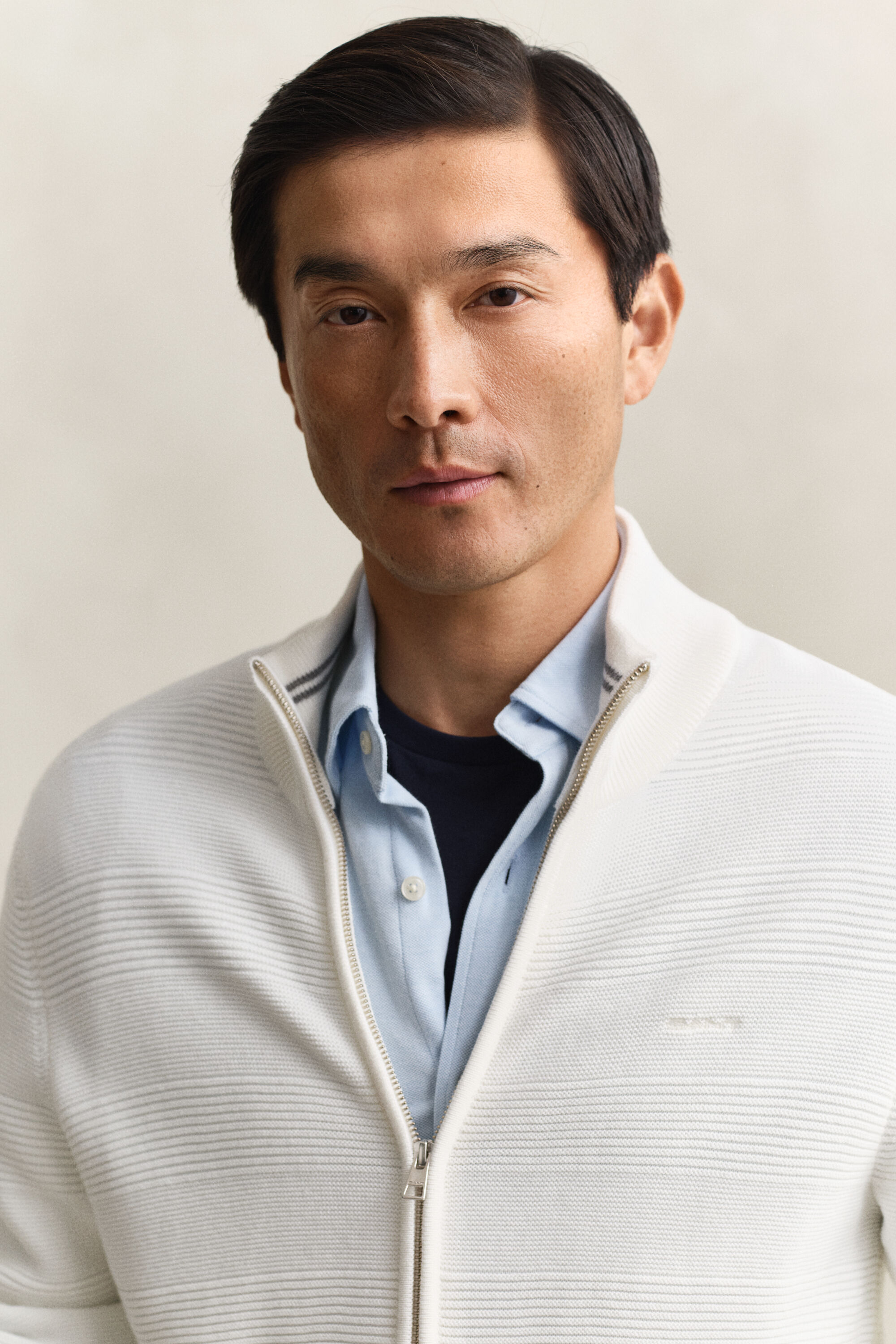 Strickjacke aus strukturierter Baumwolle mit Reißverschluss