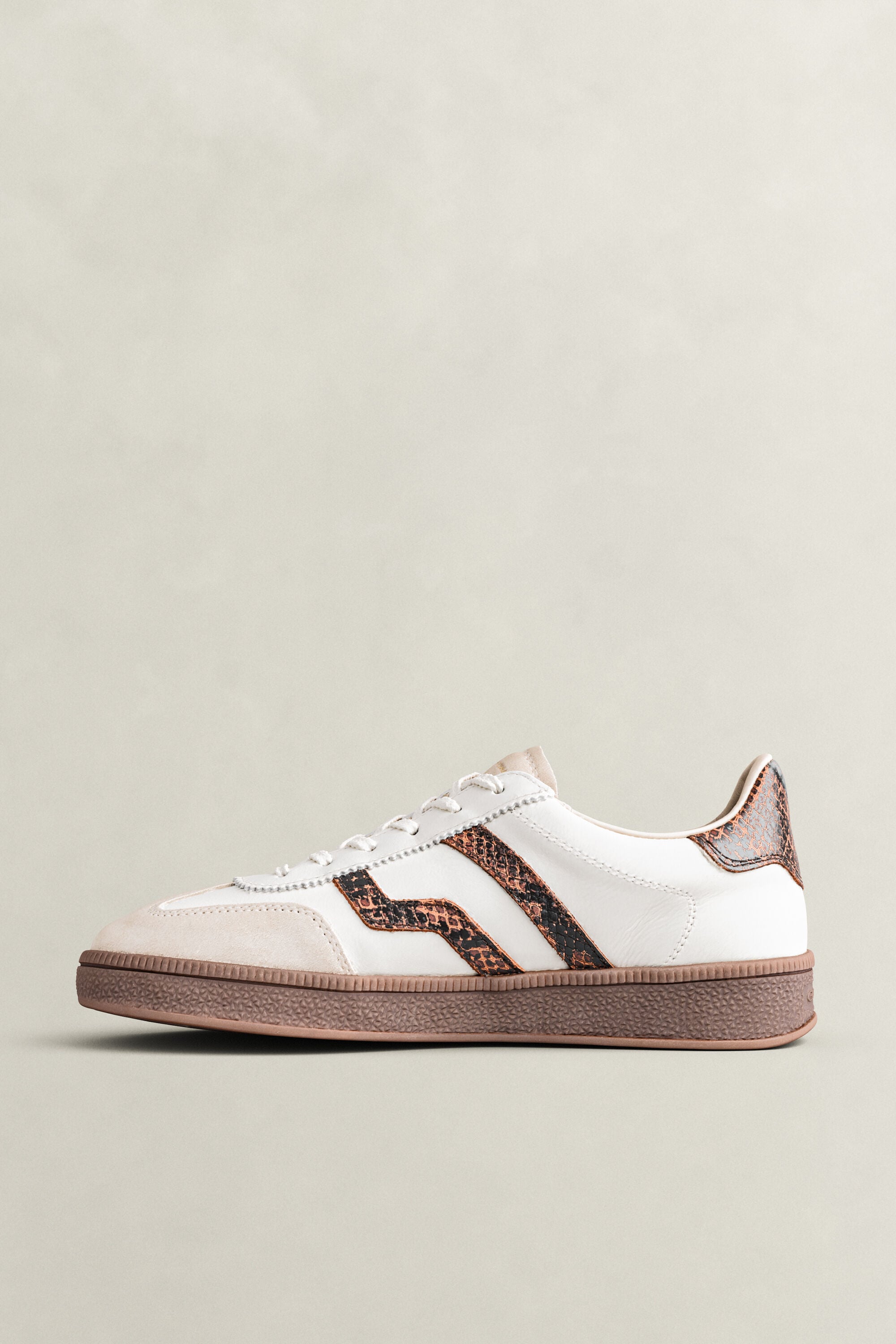Cuzima Sneaker aus Veloursleder