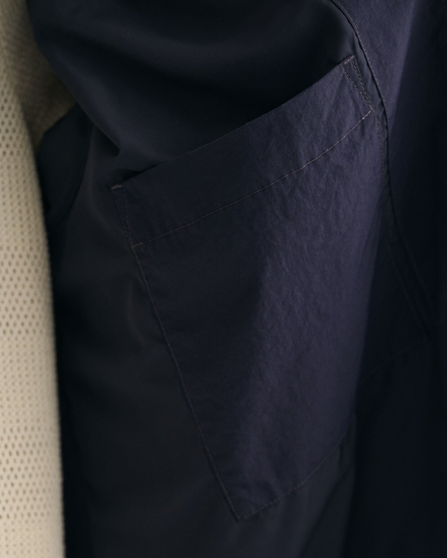 Leichte Kapuzenjacke