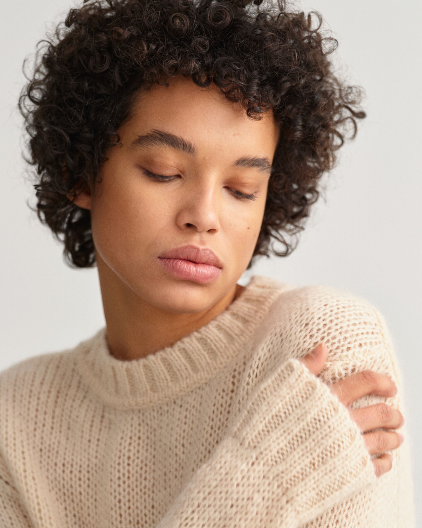 Einfarbiger Mohair Rundhalspullover