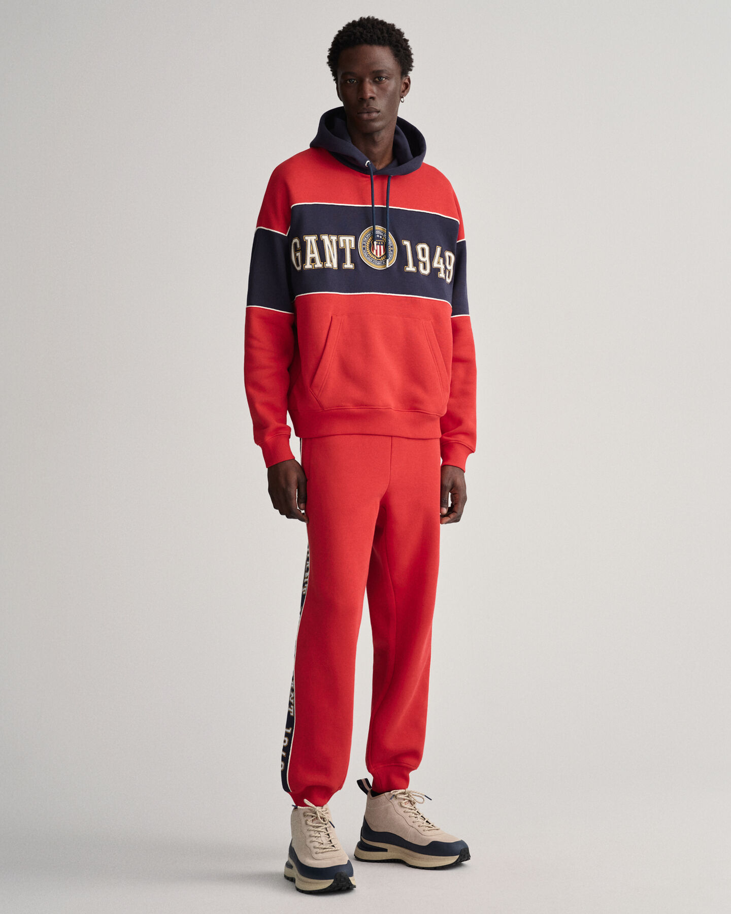 Sweathose mit Kontrasteins&auml;tzen