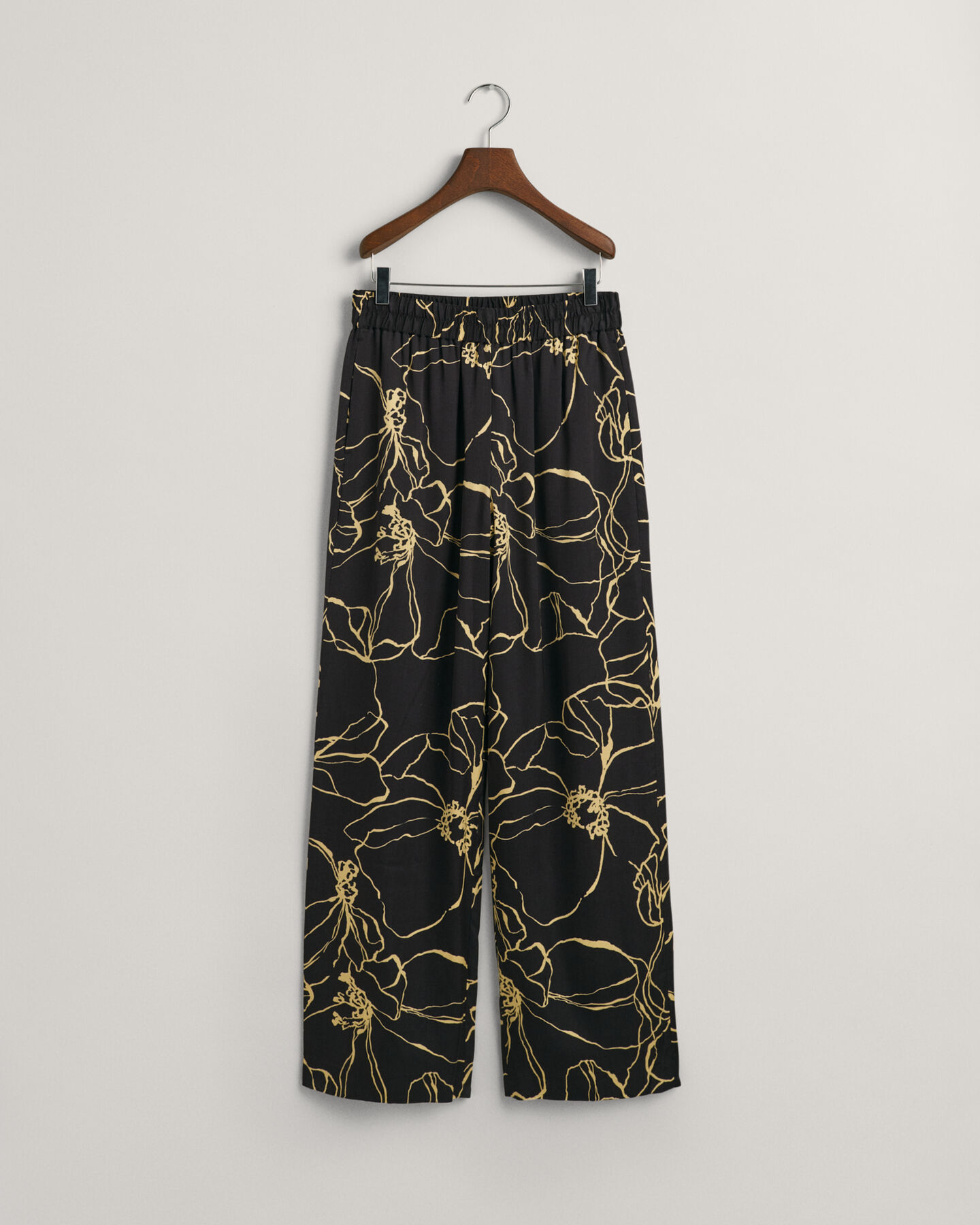 Line Drawing Pull-On Hose