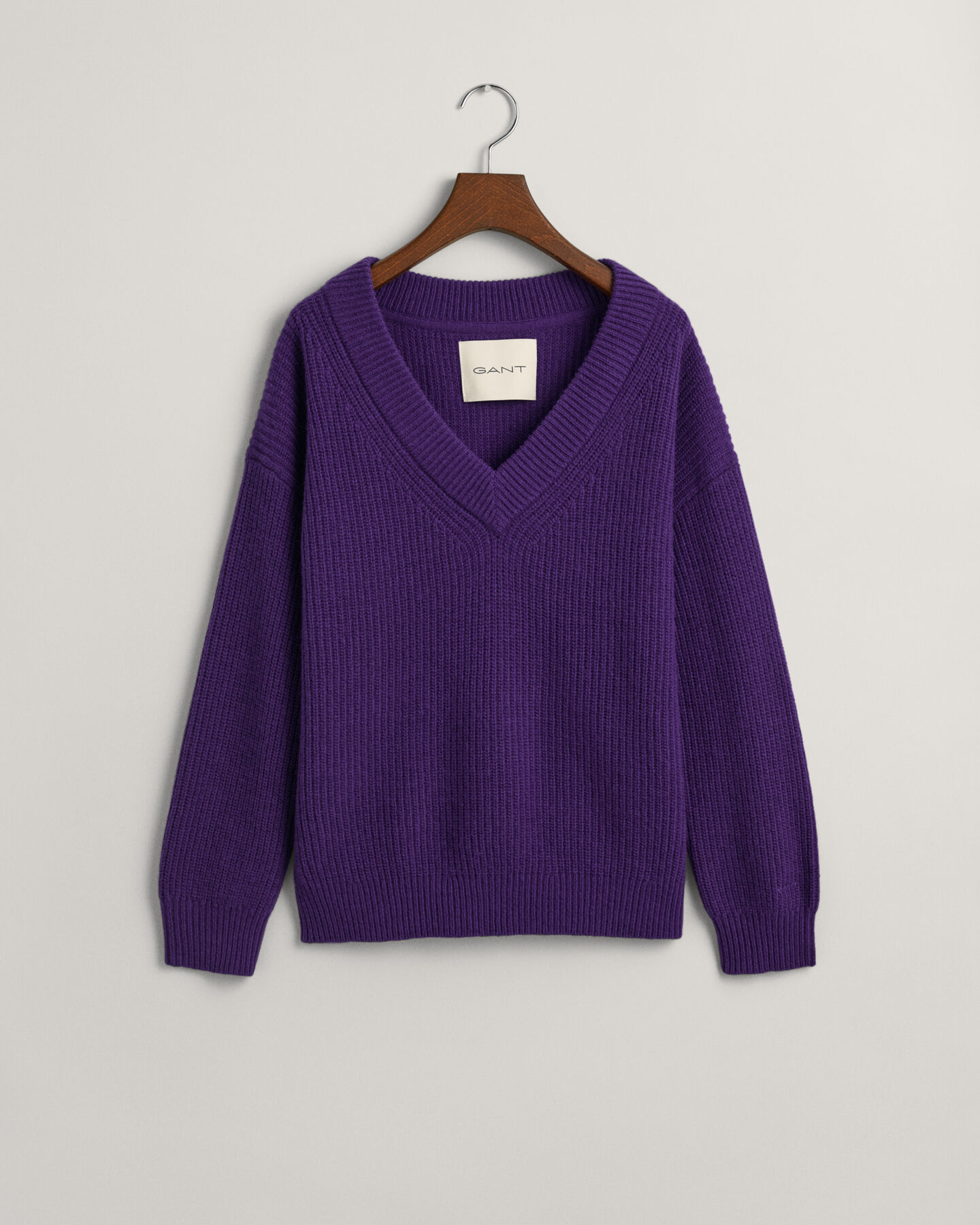Gerippter V-Neck Wollpullover
