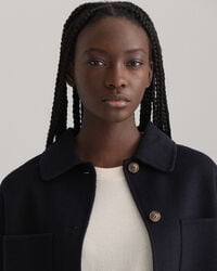 Handbestickte Hemdjacke