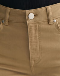 Verkürzte Color Jeans mit weitem Bein