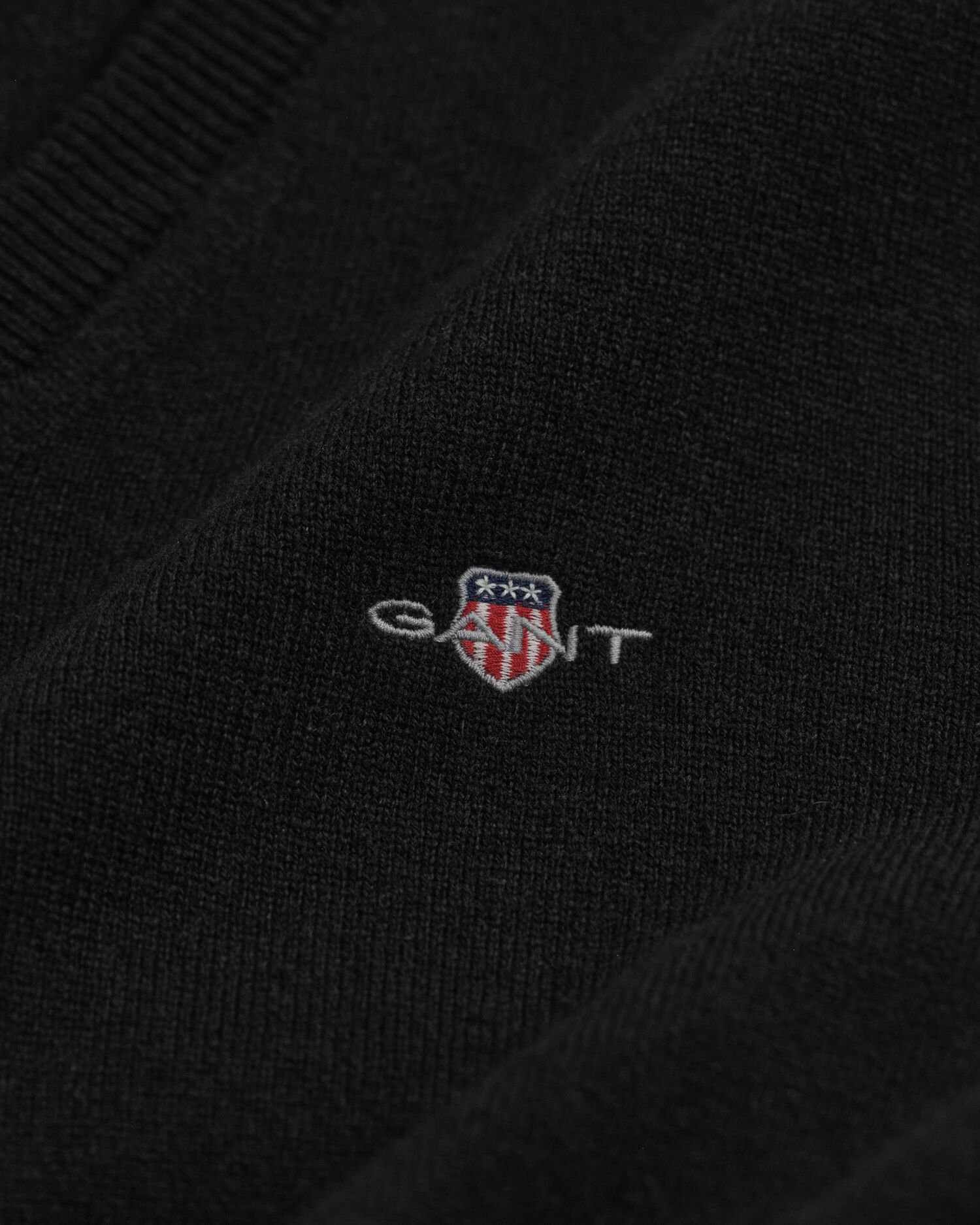 Superfine Lambswool V-Neck Pullover