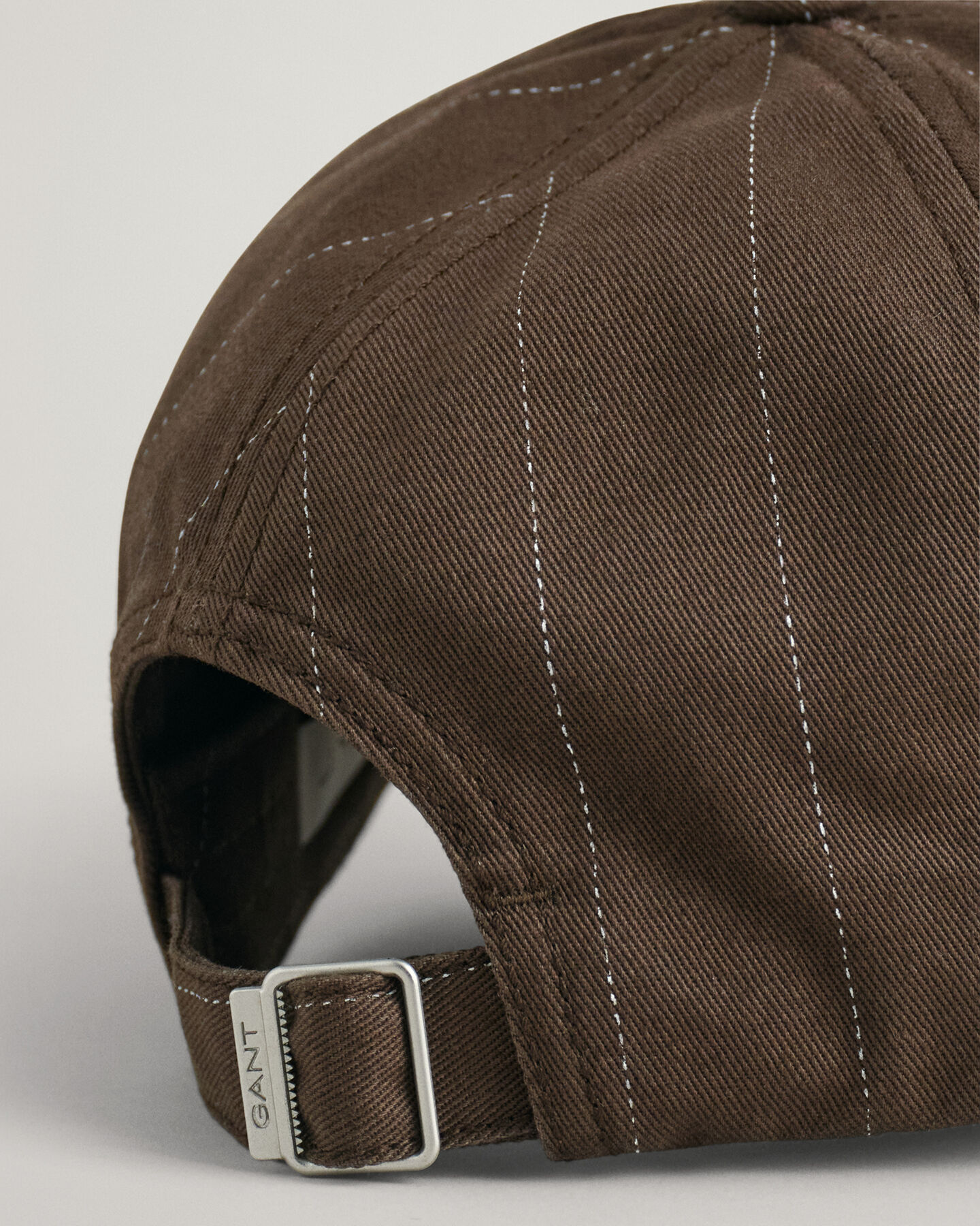 Cap mit Nadelstreifen