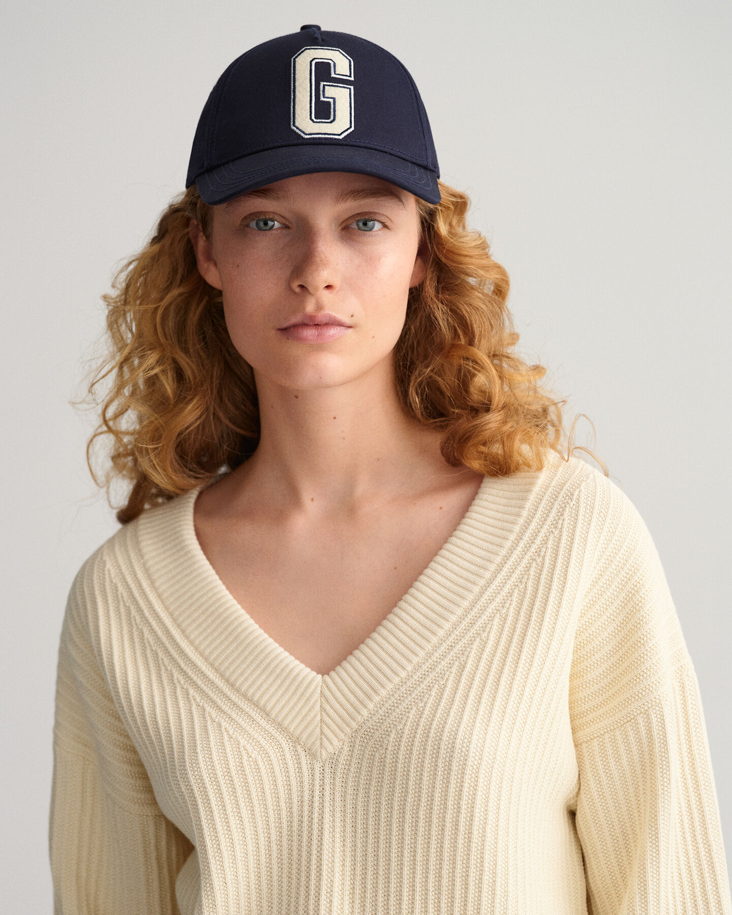 Gerippter V-Neck Pullover aus Baumwolle