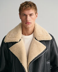 Schwere Shearling-Jacke