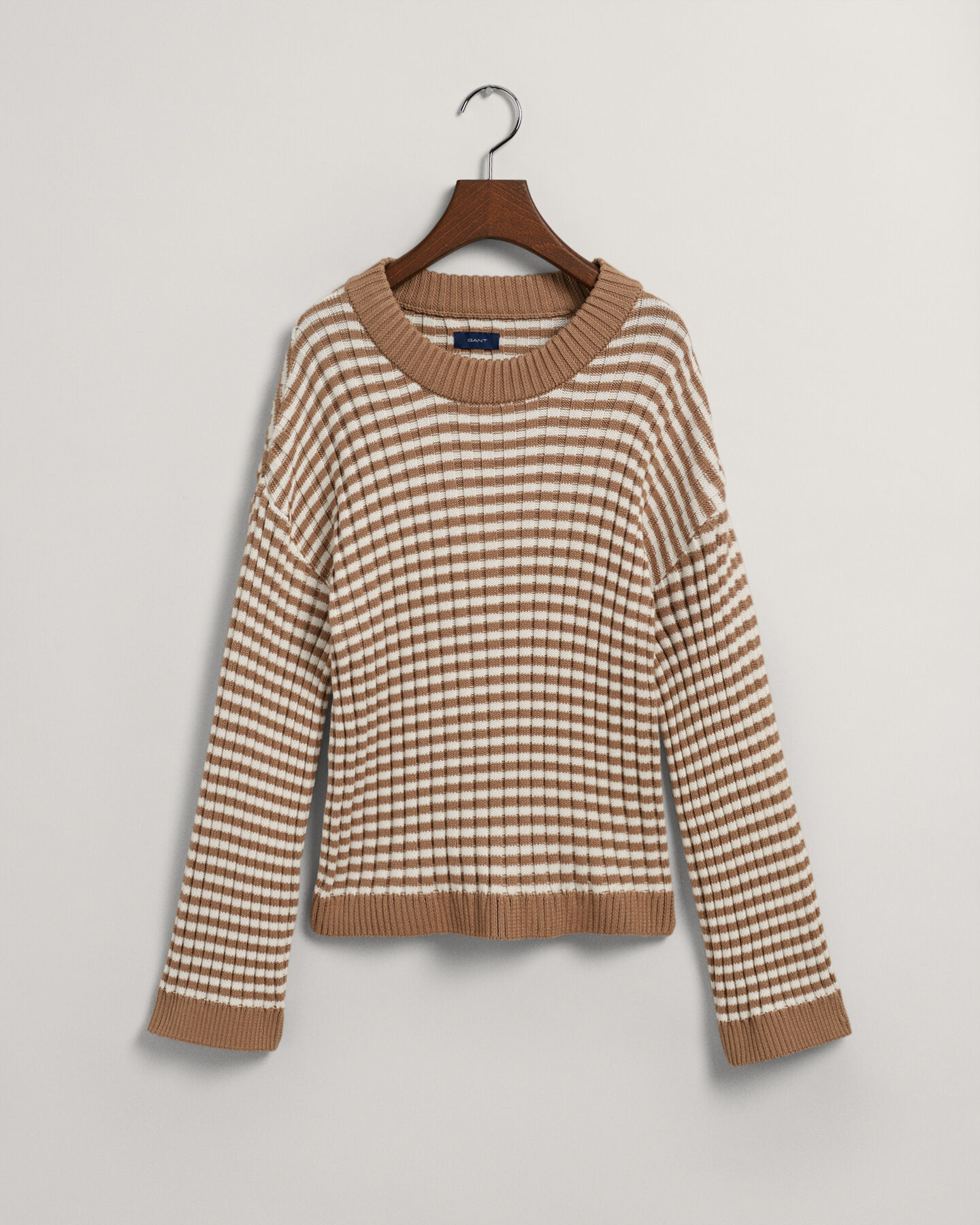 Gerippter Rundhalspullover aus Baumwolle mit Streifen