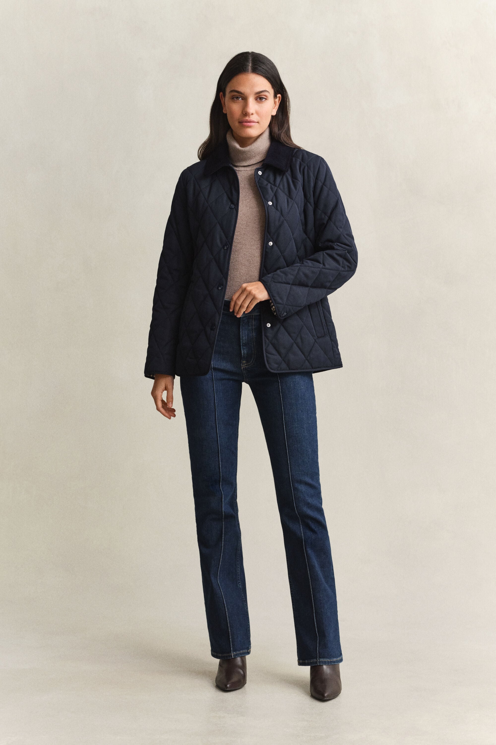 Taillierte Steppjacke