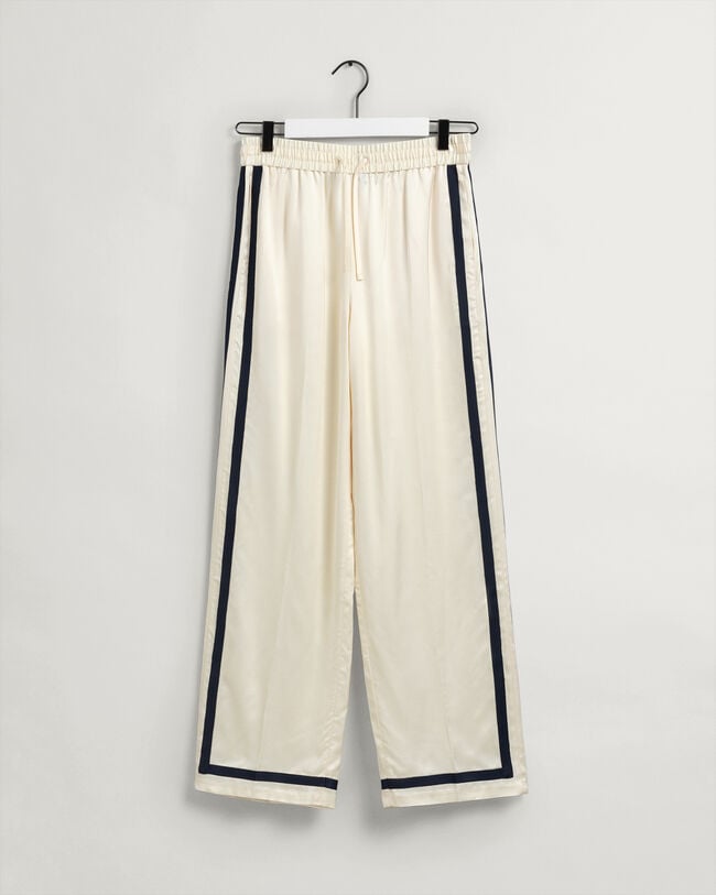 Pull-On Hose aus Satin