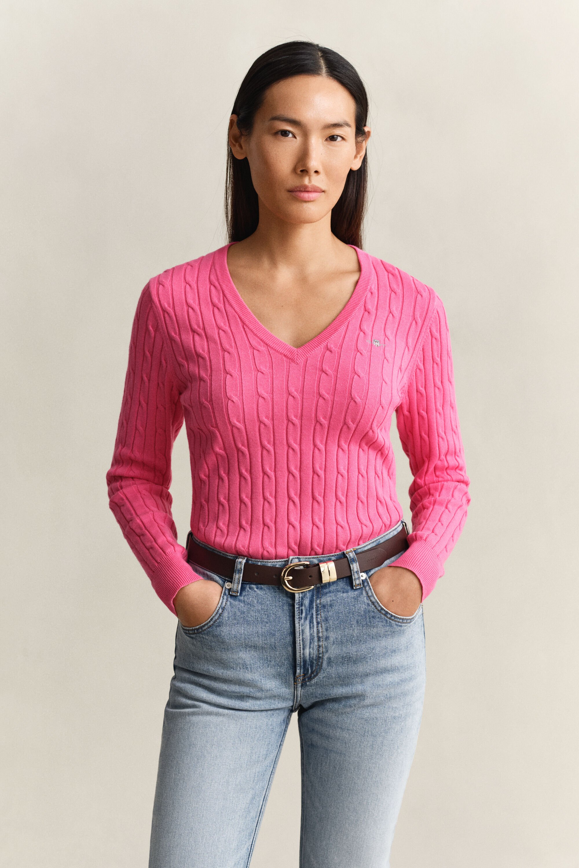 V-Neck Pullover mit Zopfmuster