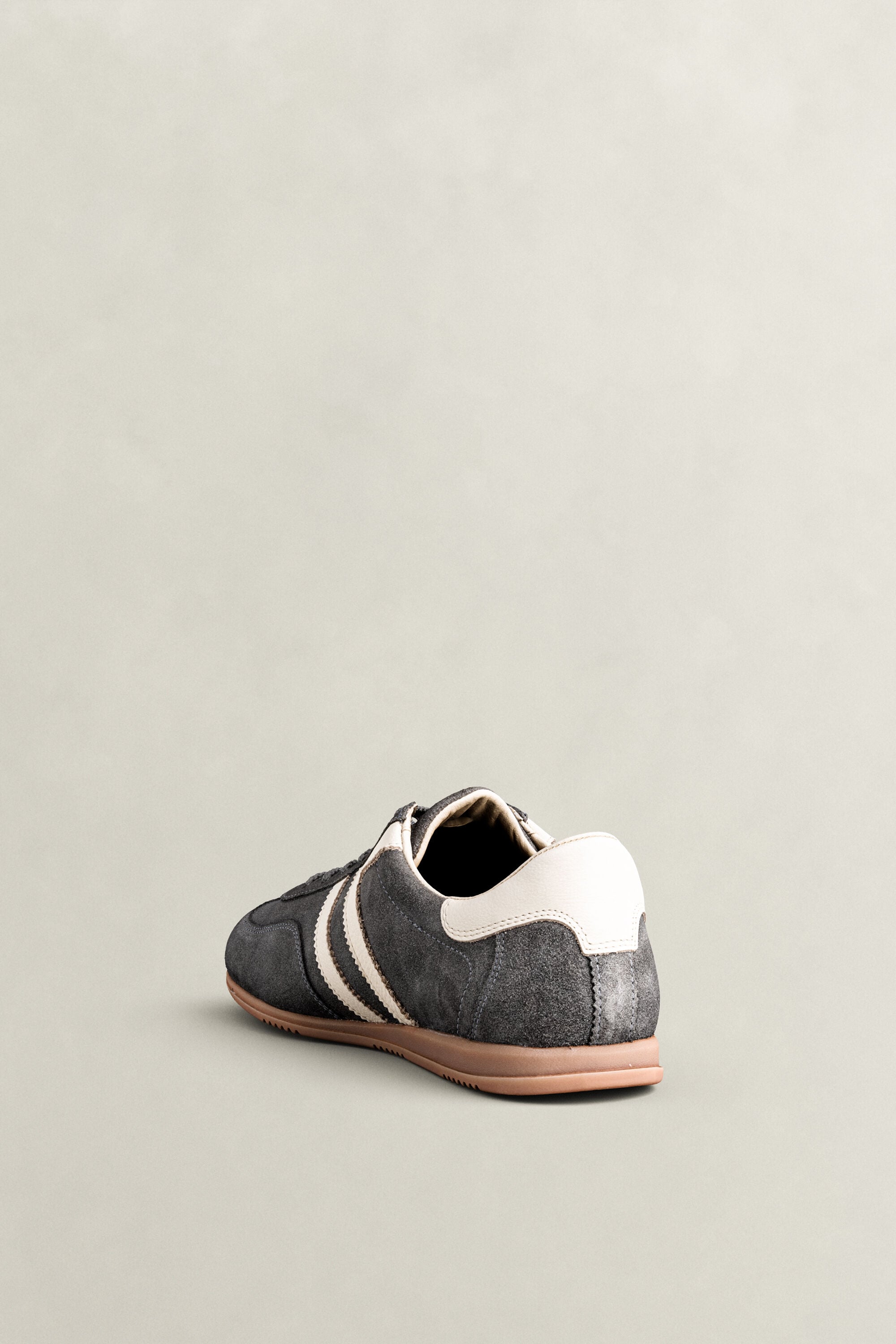 Spearclub Sneaker aus Veloursleder