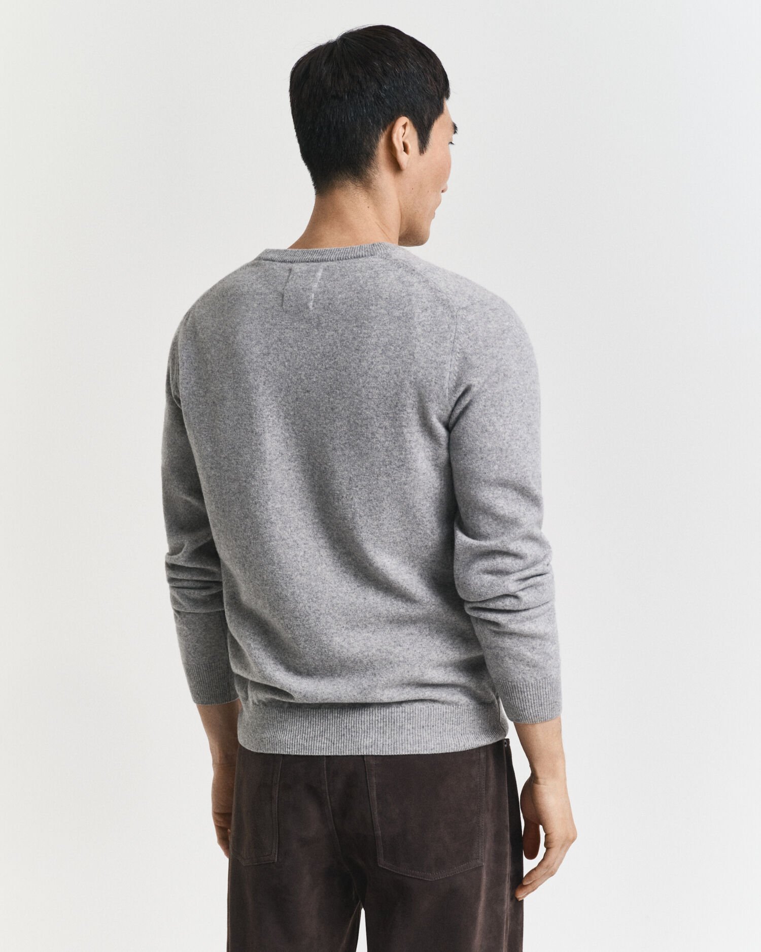 Superfine Lambswool V-Neck Pullover