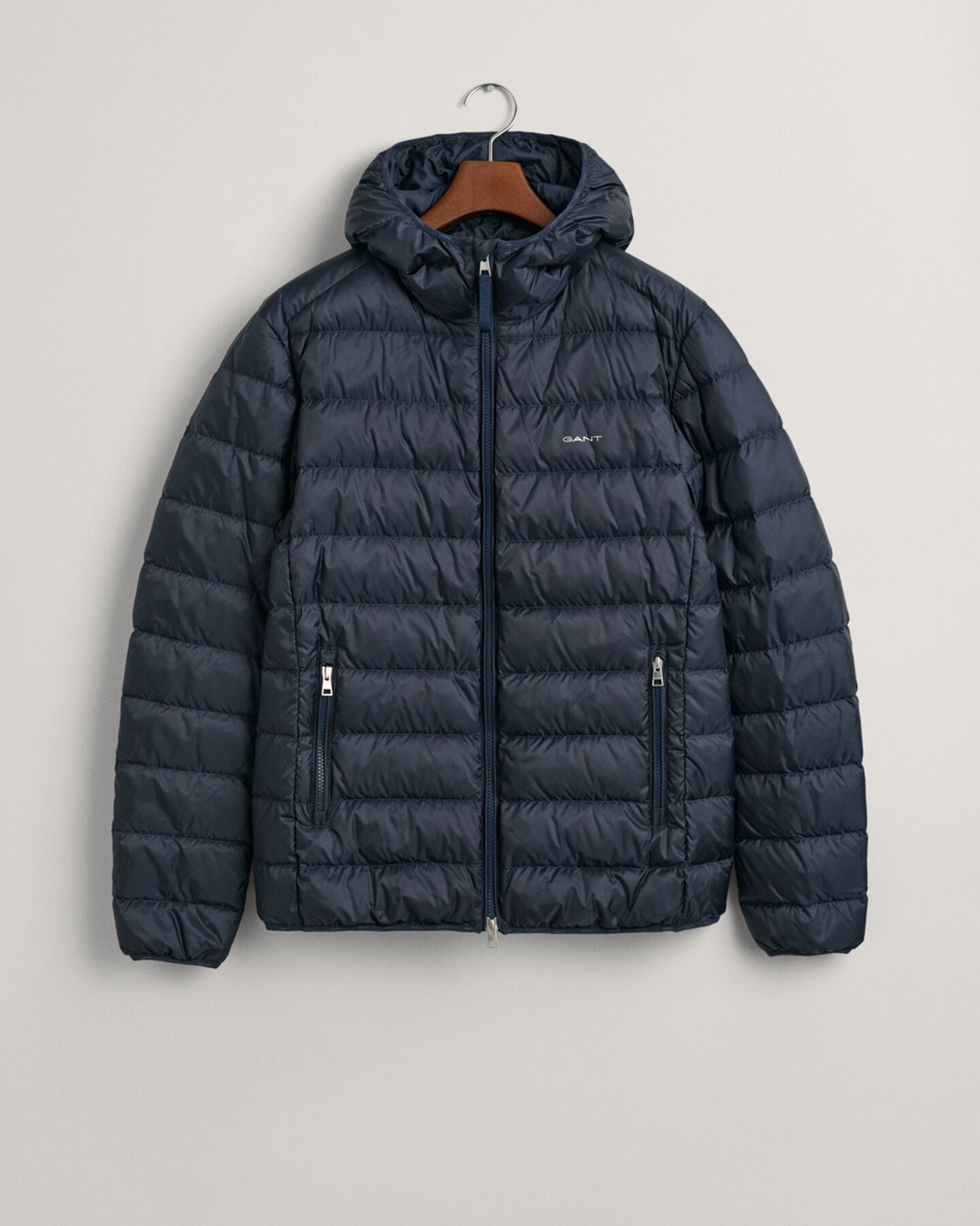 Leichte Daunenjacke mit Kapuze