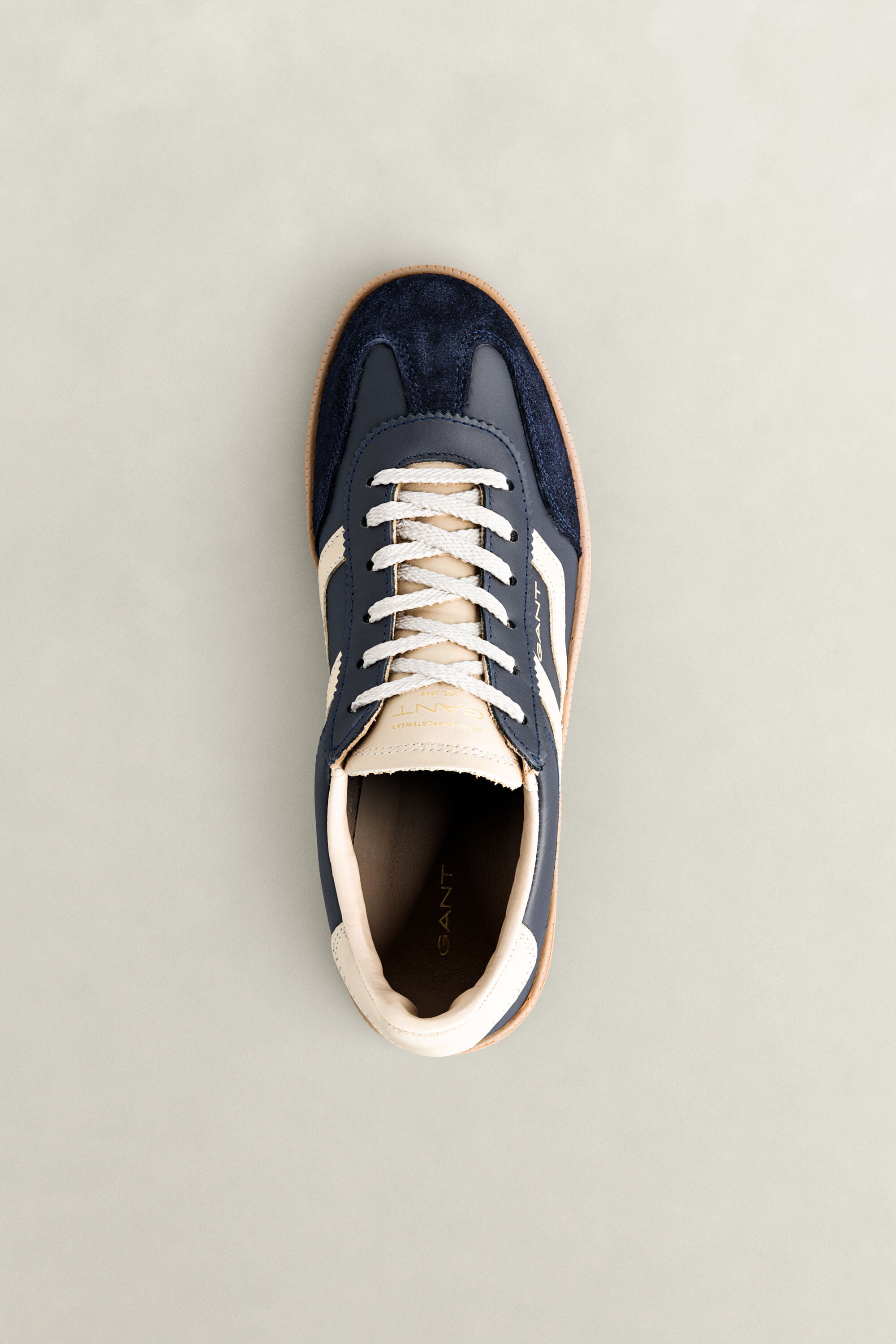 Cuzima Sneaker aus Veloursleder