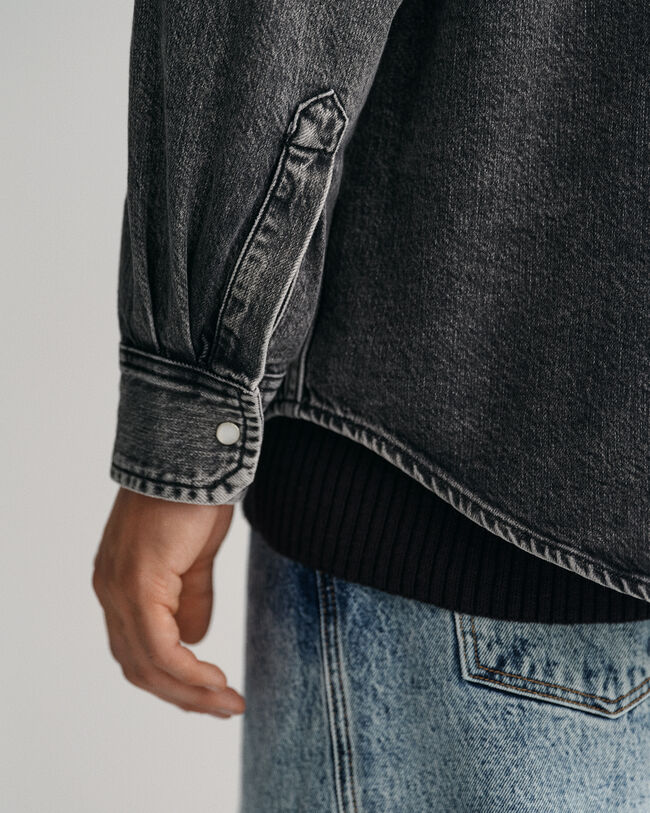 Oversized Hemd aus gewaschenem Denim
