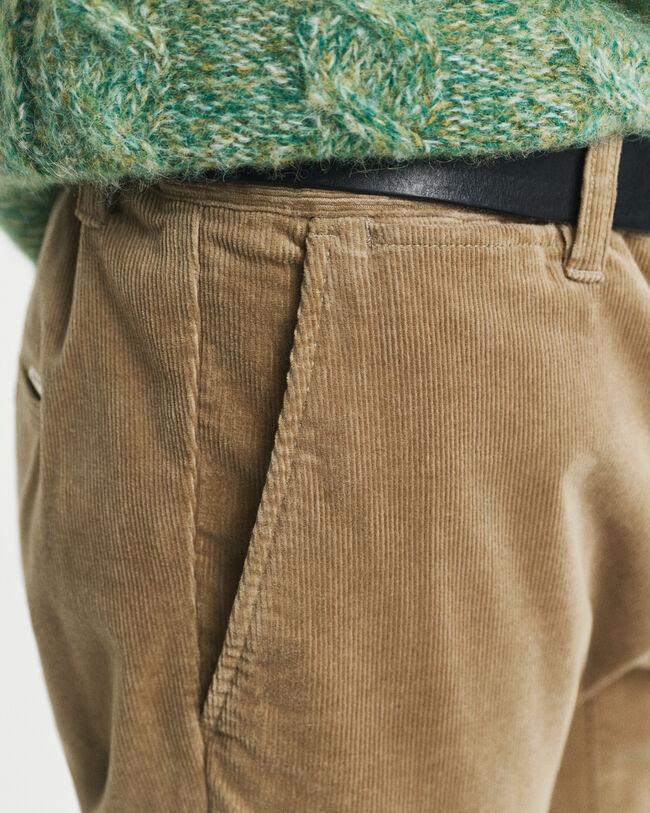 Slim Fit Cord Chinohose