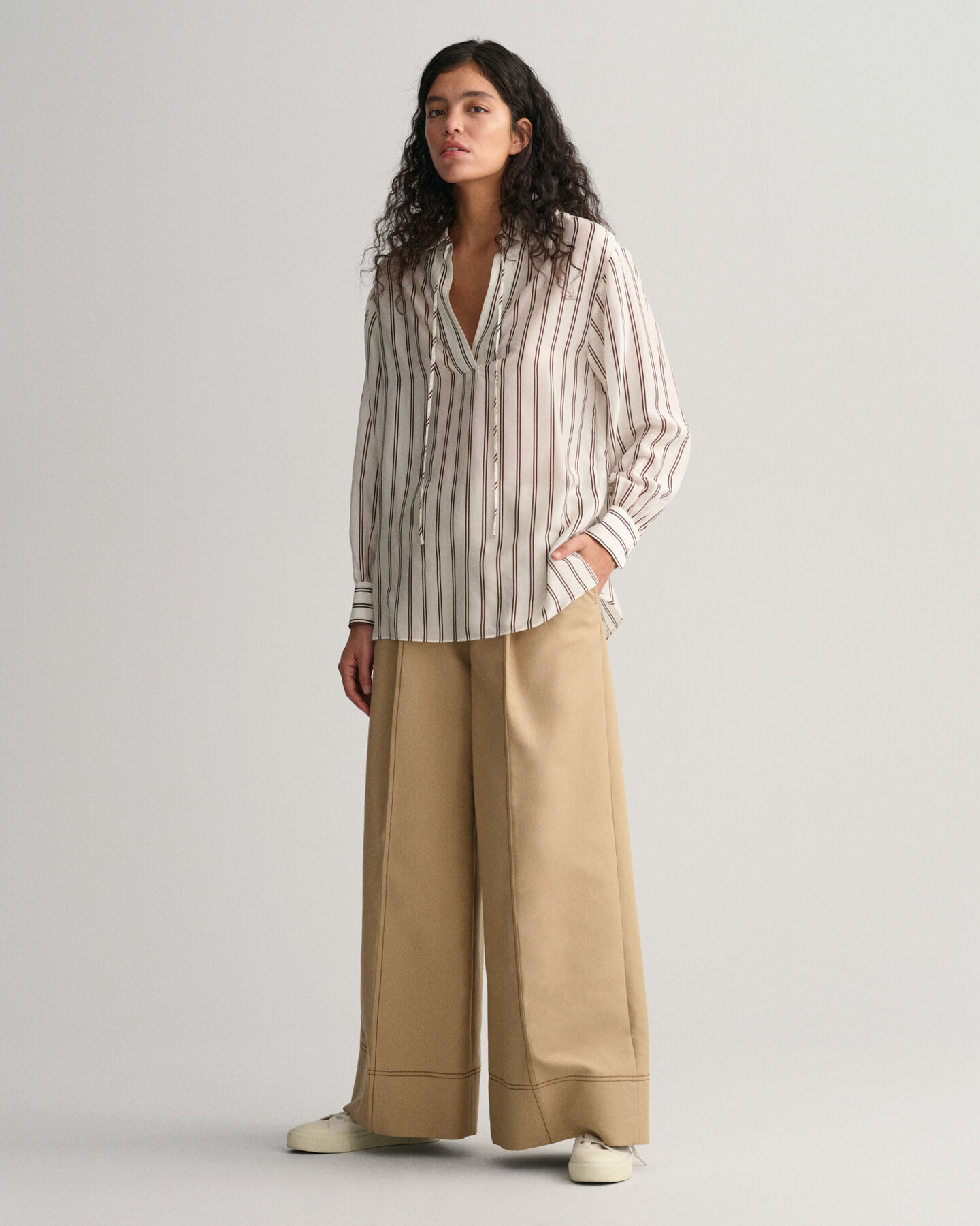 Gestreifte V-Neck Bluse