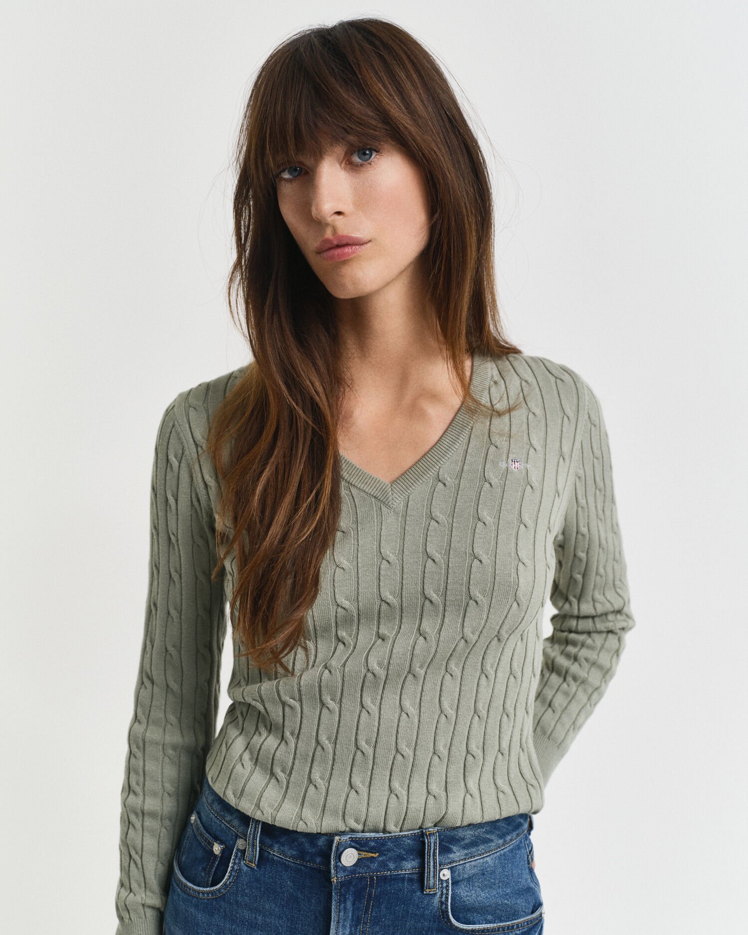 V-Neck Pullover mit Zopfmuster