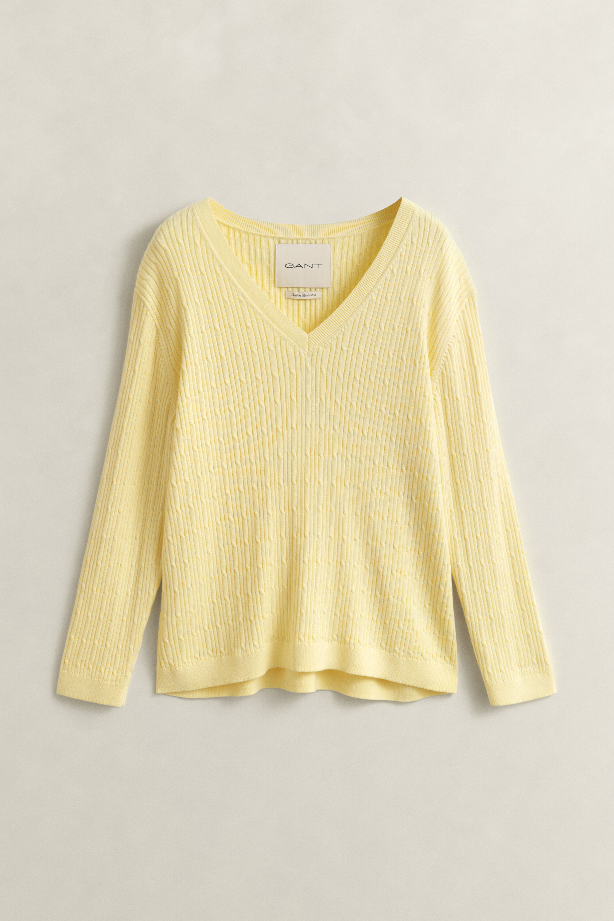 V-Neck Pullover mit Zopfmuster