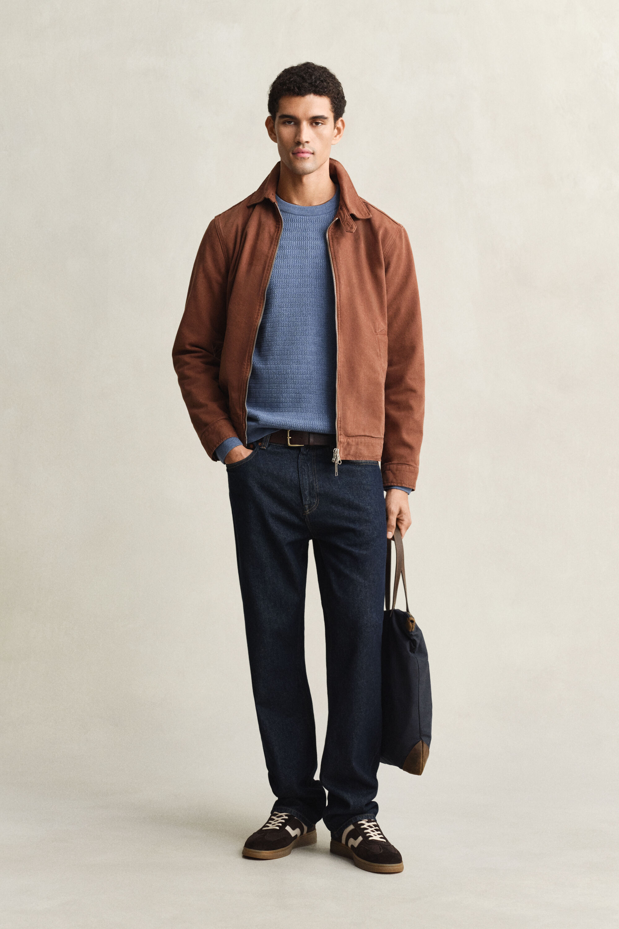 Rundhalspullover mit Mini-Zopfmuster