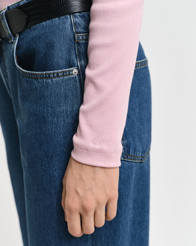 Geripptes Langarm-Rollkragenshirt