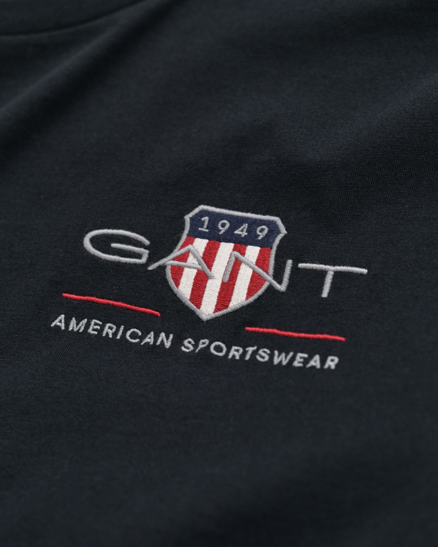 Archive Shield T-Shirt mit Stickerei