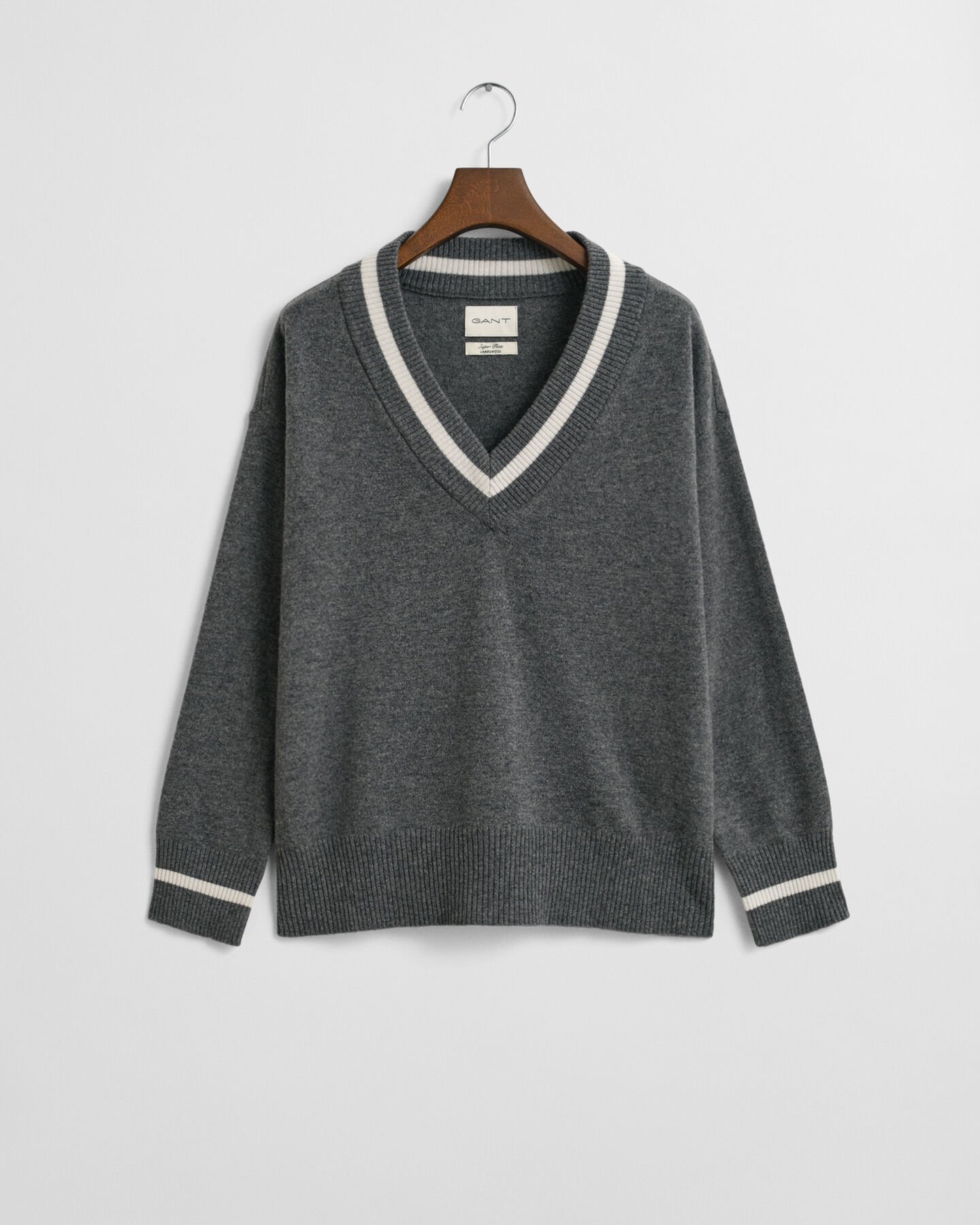 Superfine Lambswool V-Neck Pullover mit Kontrast