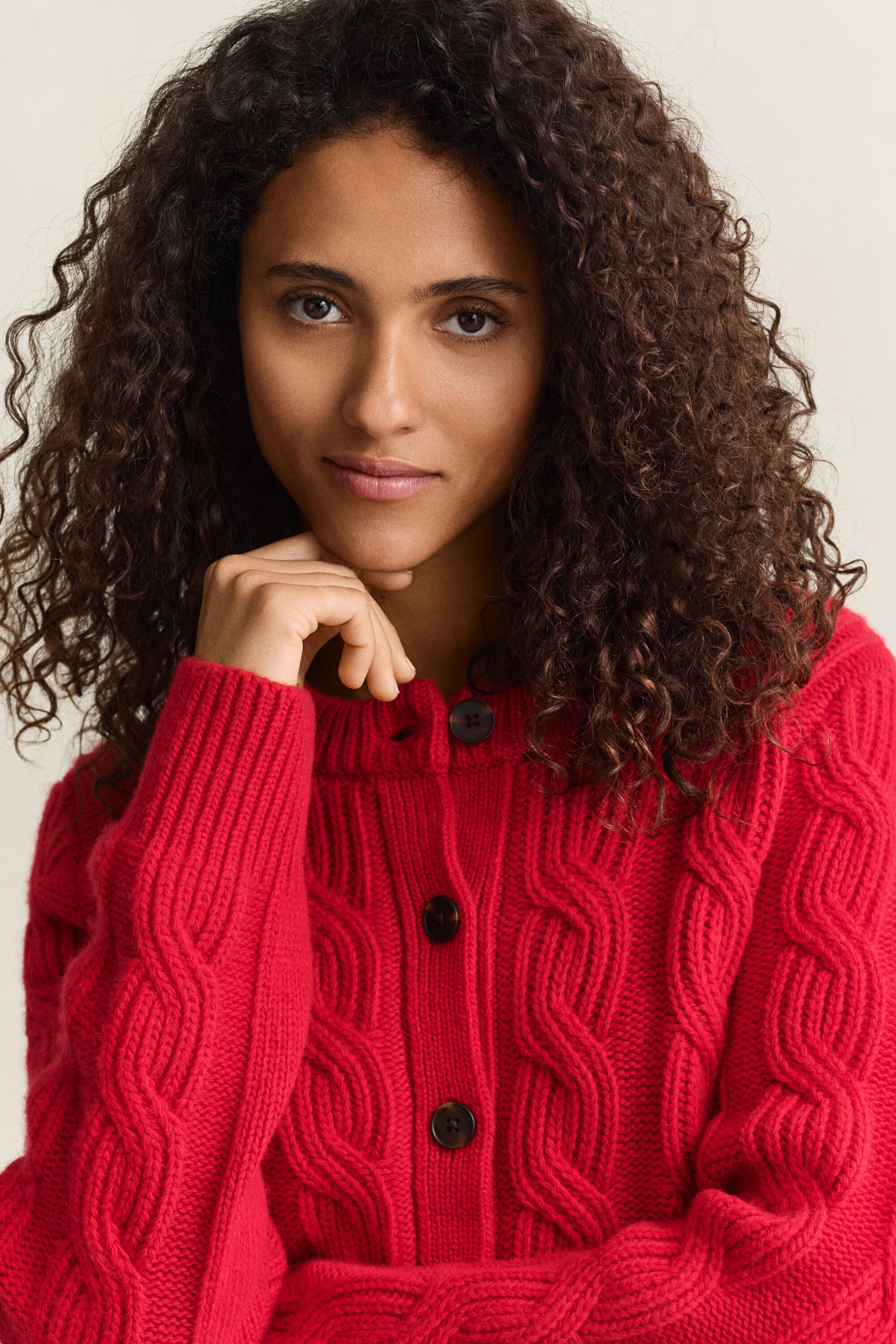 Strickjacke mit Zopfmuster aus Wollmix