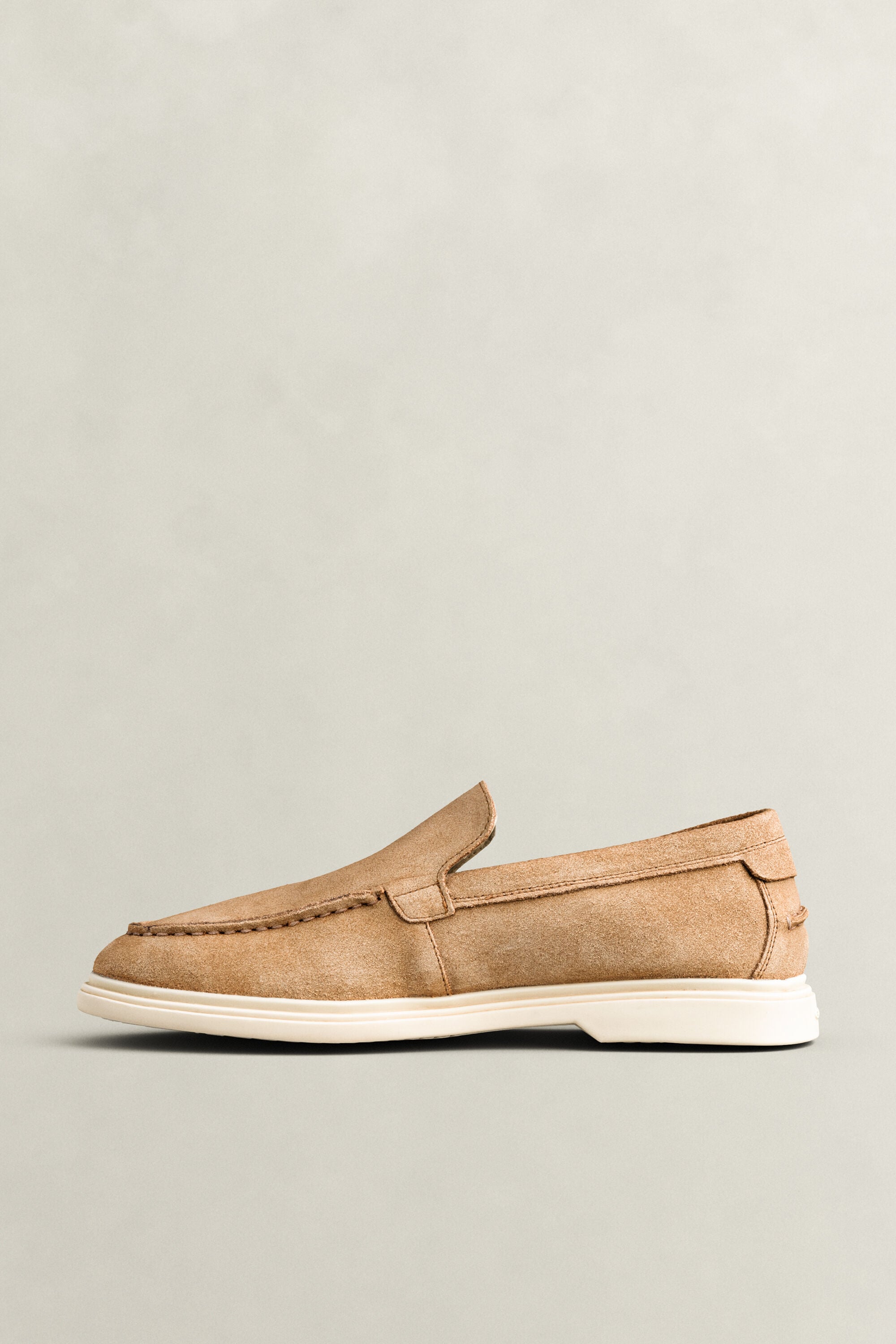 Boery Loafer aus Veloursleder — WARM BEIGE