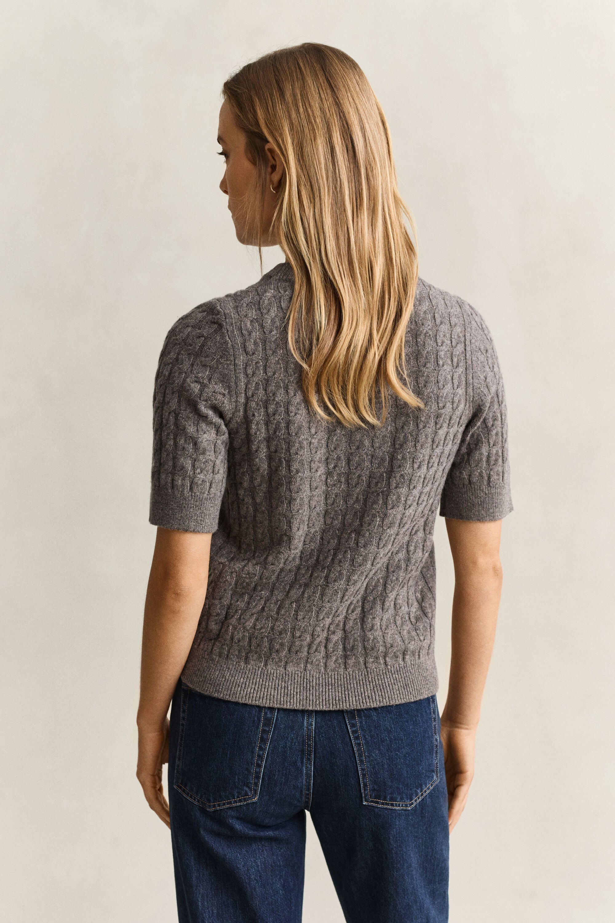 Kurzarmpullover mit Zopfmuster aus Woll-Kaschmir-Mix