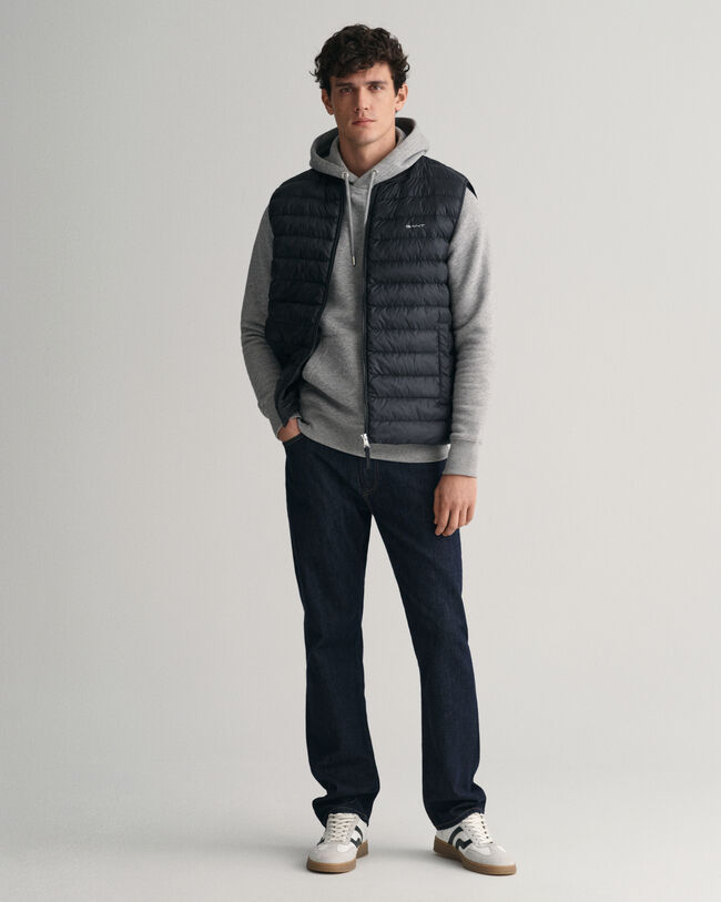 Leichte Steppweste im Bomberstil