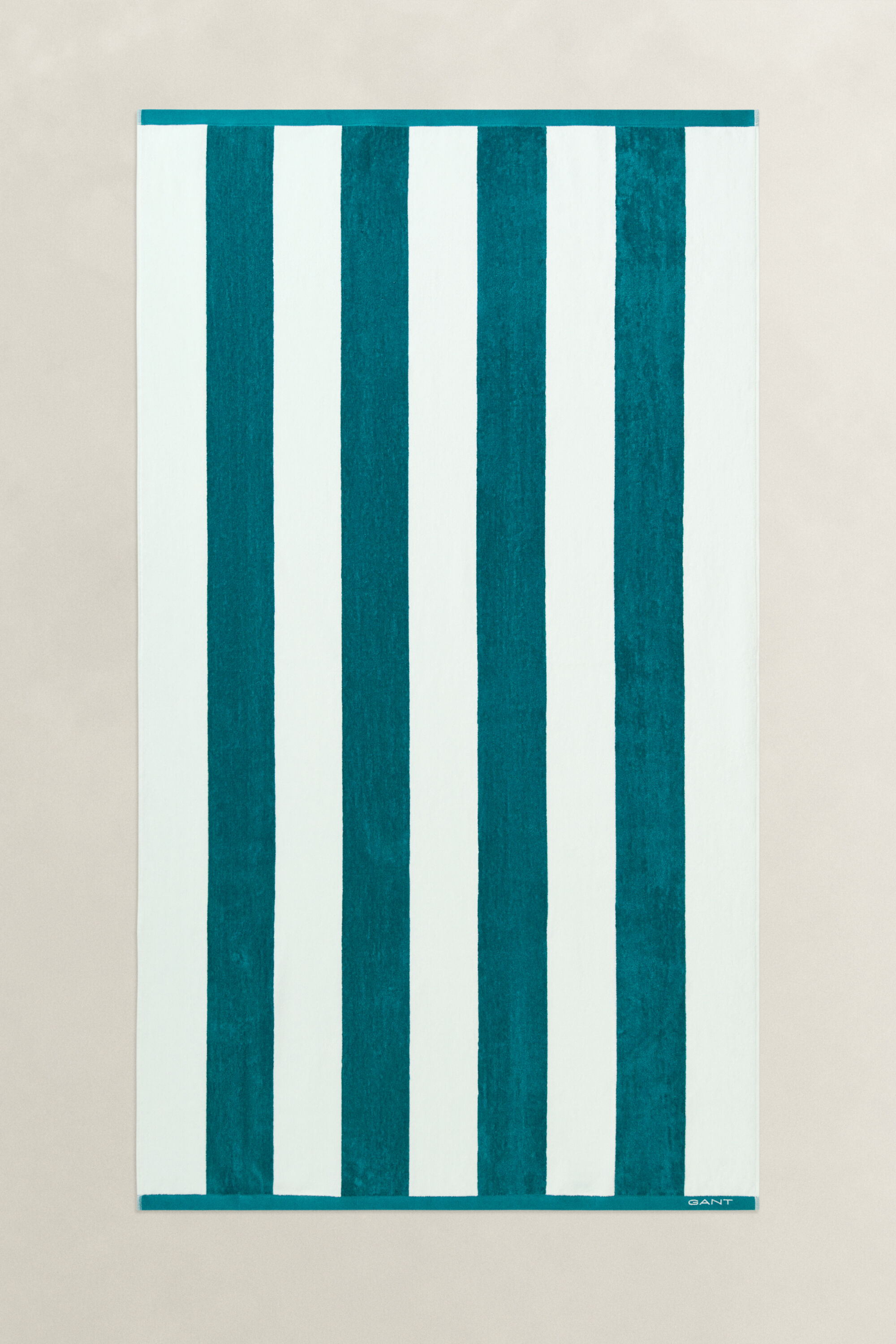 Strandtuch mit markanten Streifen