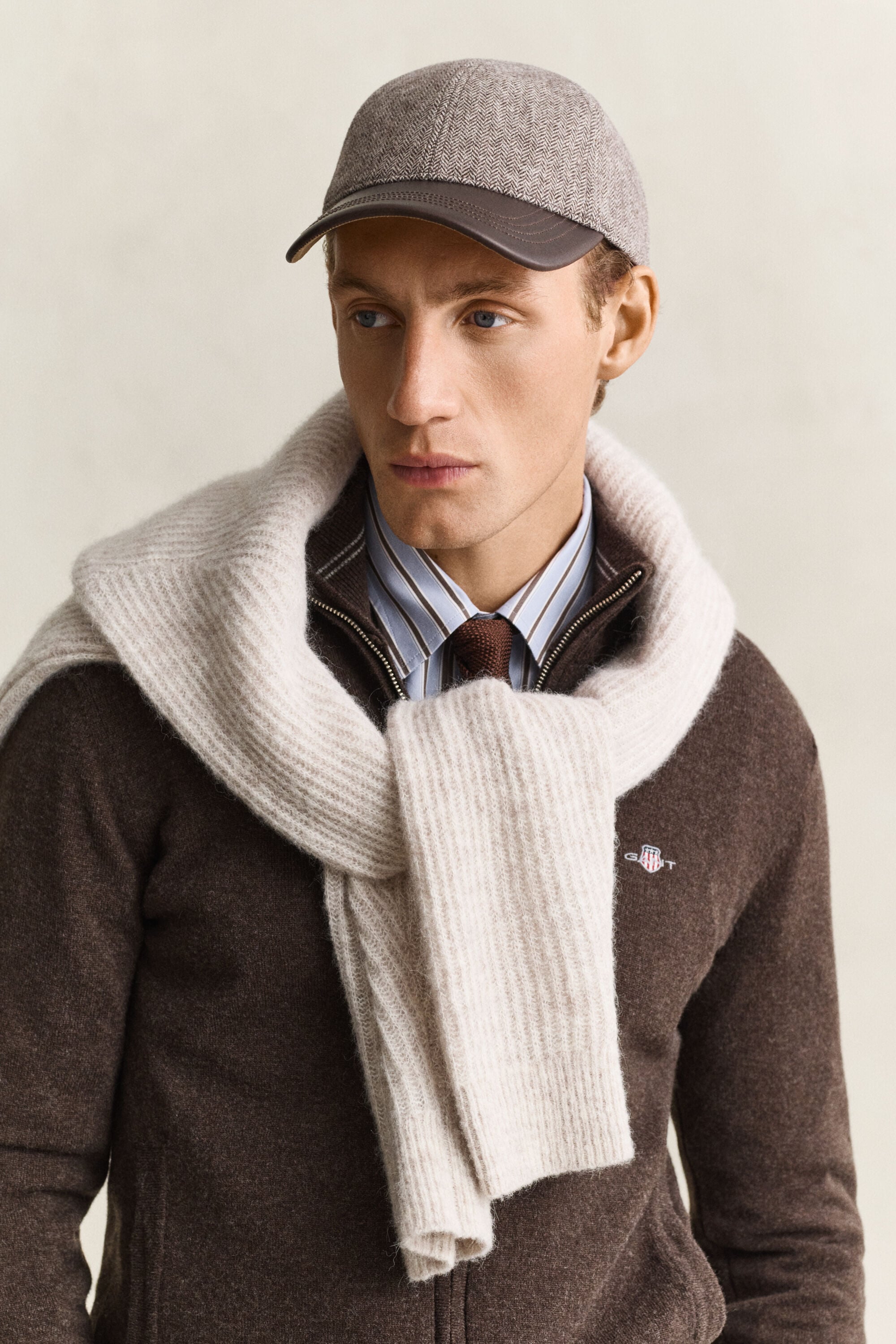 Cap aus Wollmix mit Lederschirm