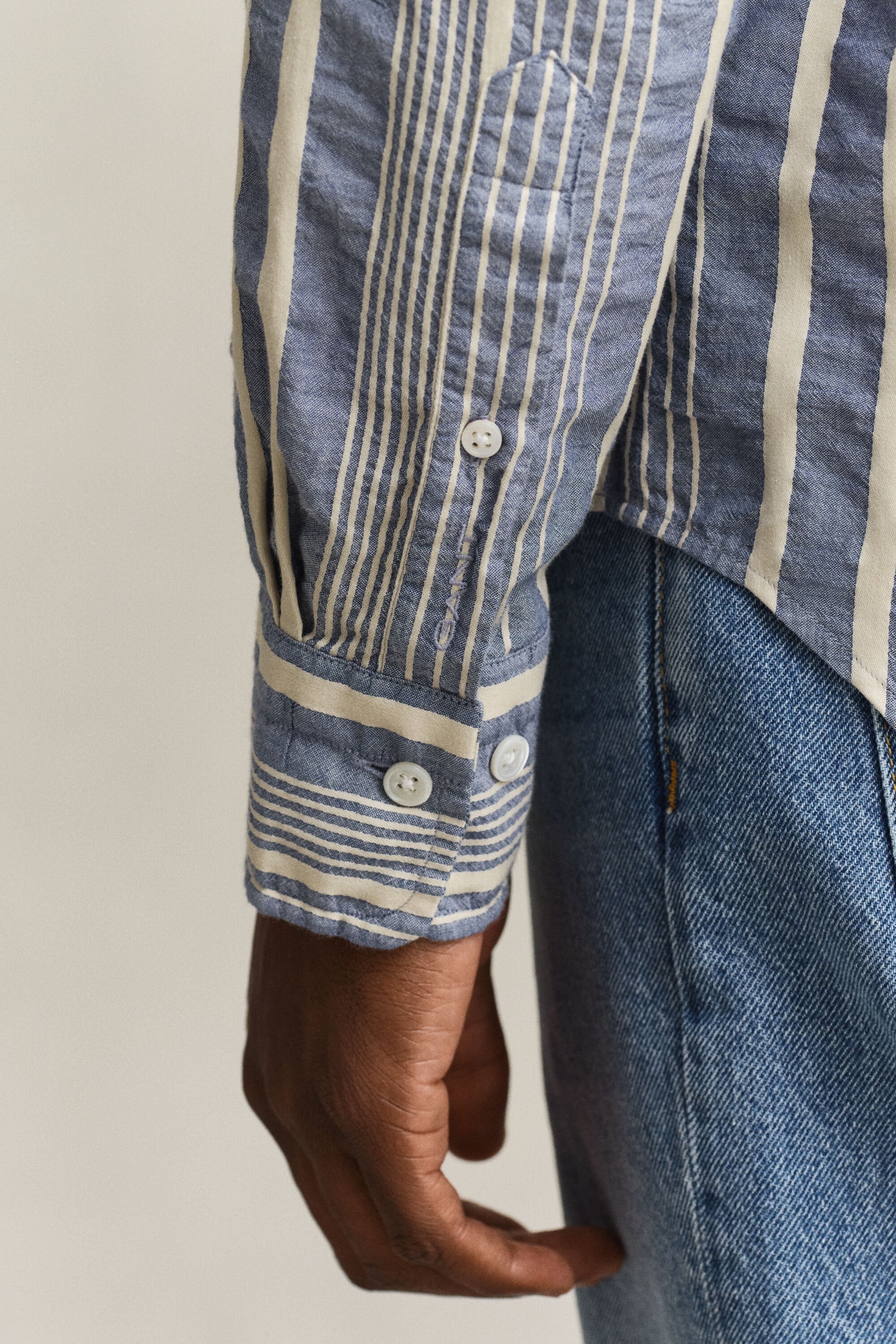 Relaxed Fit Seersucker Hemd mit Streifen