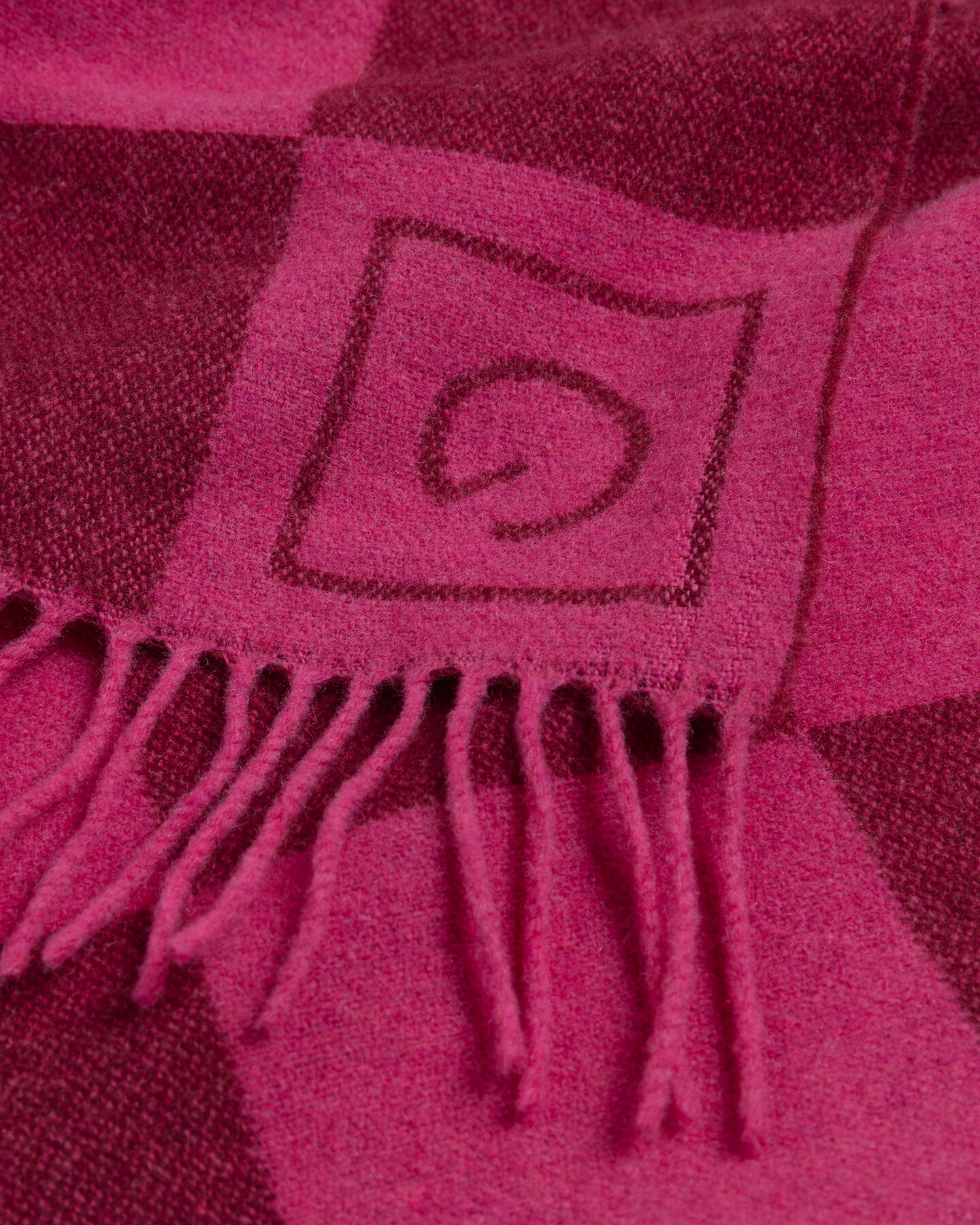 Ton in Ton karierter Wollschal