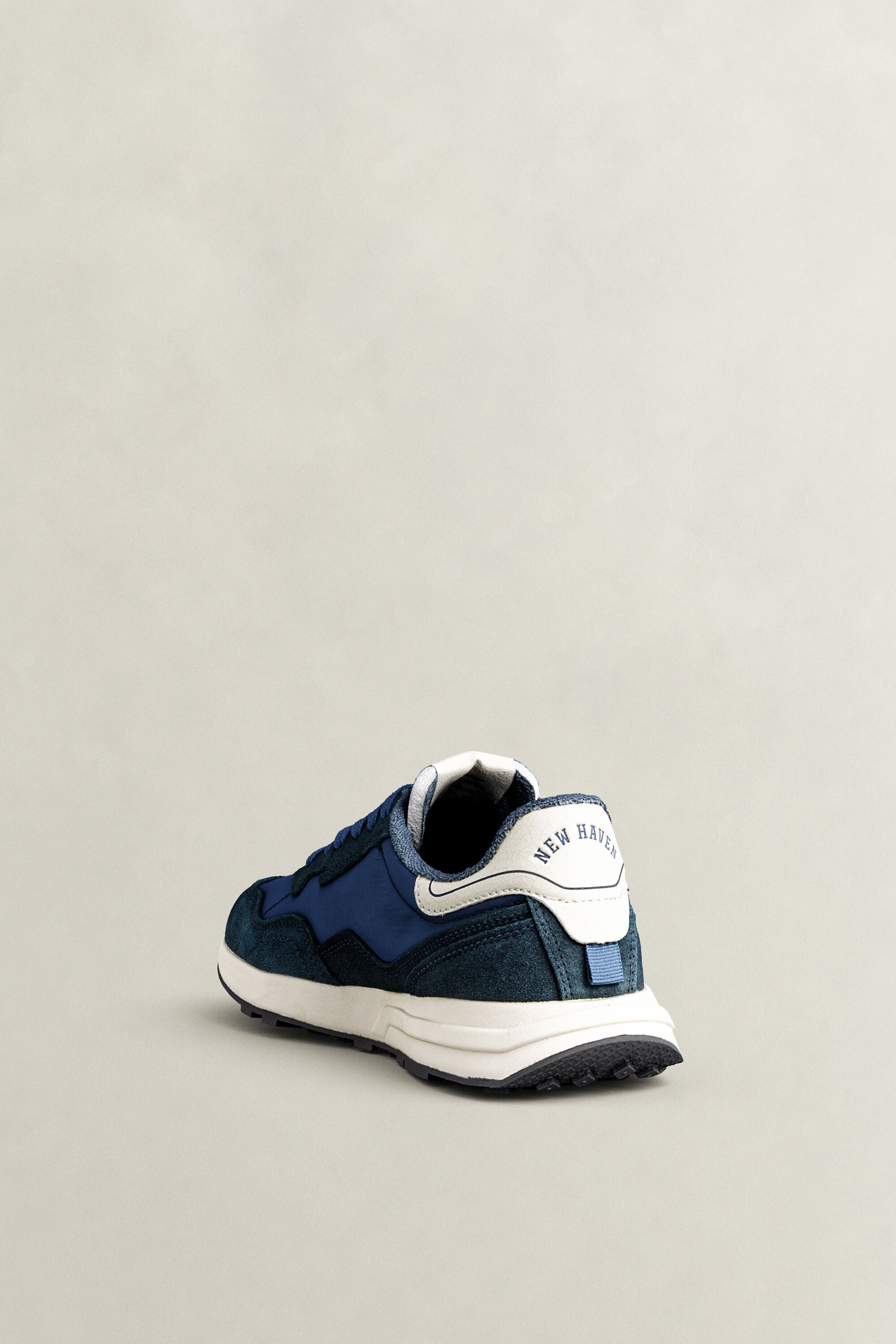 Youtron Sneaker aus Veloursleder