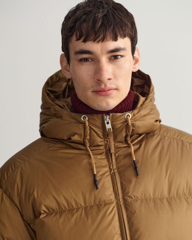 Glänzende Puffer Jacke